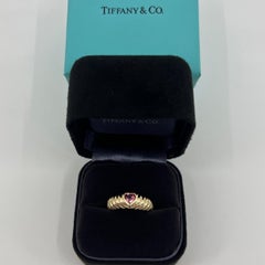 Vintage Tiffany & Co Vivid Pink Tourmaline Heart Cut 18k Yellow Gold Band Ring N