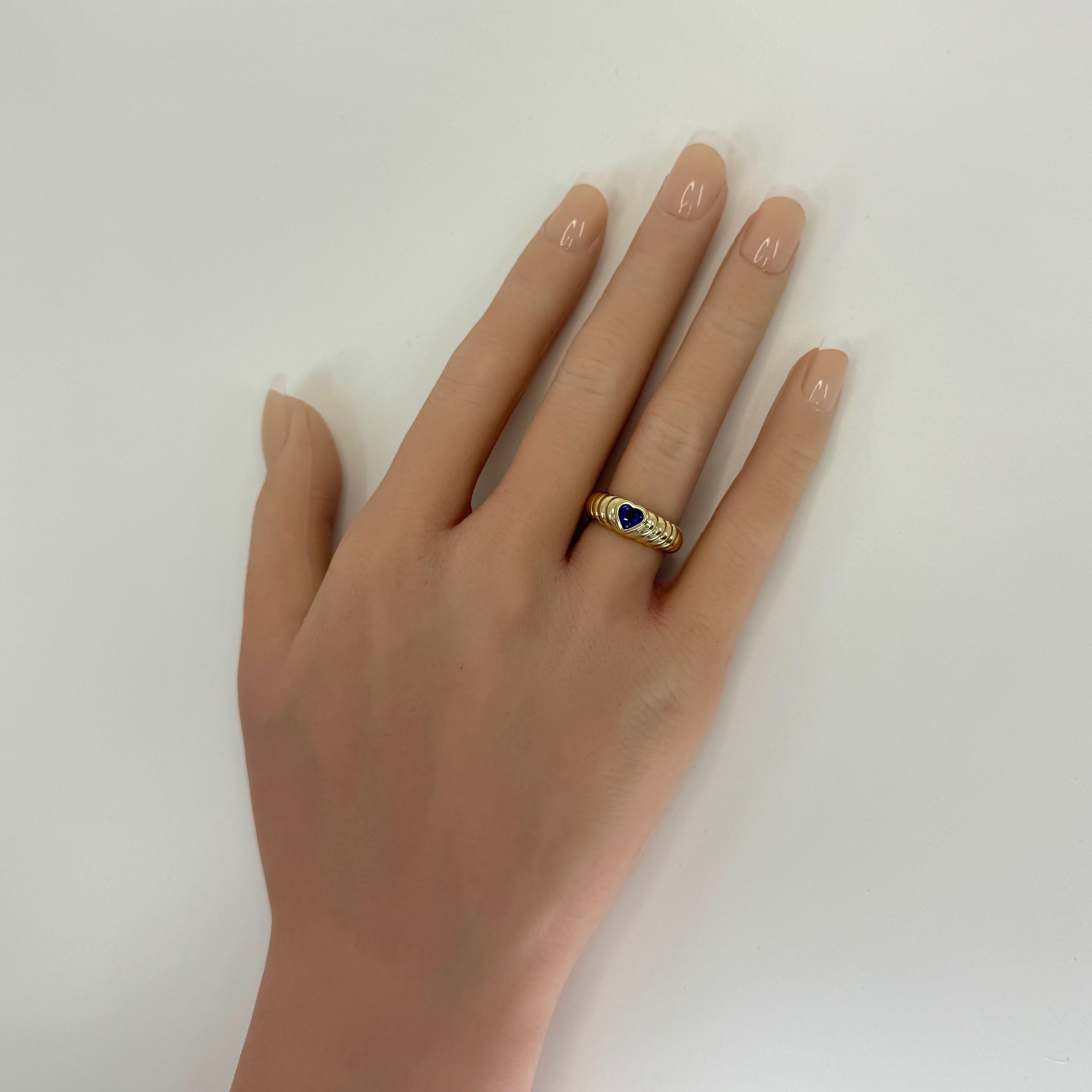 Vintage Tiffany & Co. Bague en or jaune 18k avec améthyste violette taillée en cœur Bon état - En vente à Birmingham, GB