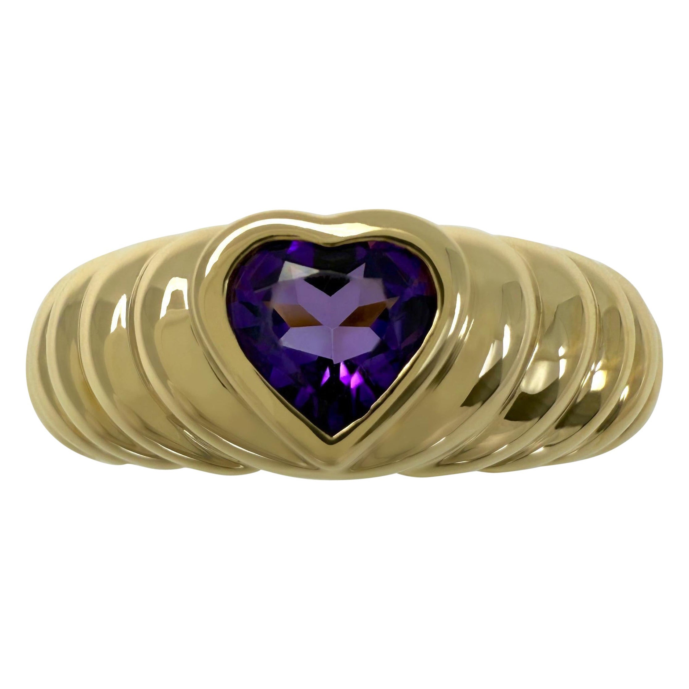 Vintage Tiffany & Co. Bague en or jaune 18k avec améthyste violette taillée en cœur en vente