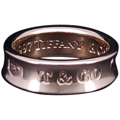 Vintage Tiffany & Co Wedding Band Ring in 18K Yellow Gold Size 6