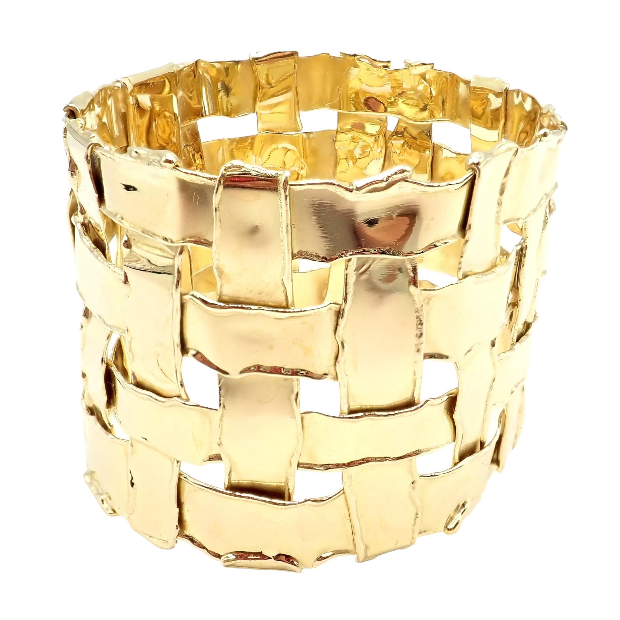 Vintage Tiffany & Co Wide Basket Weave Yellow Gold Bracelet In Excellent Condition For Sale In Holland, PA