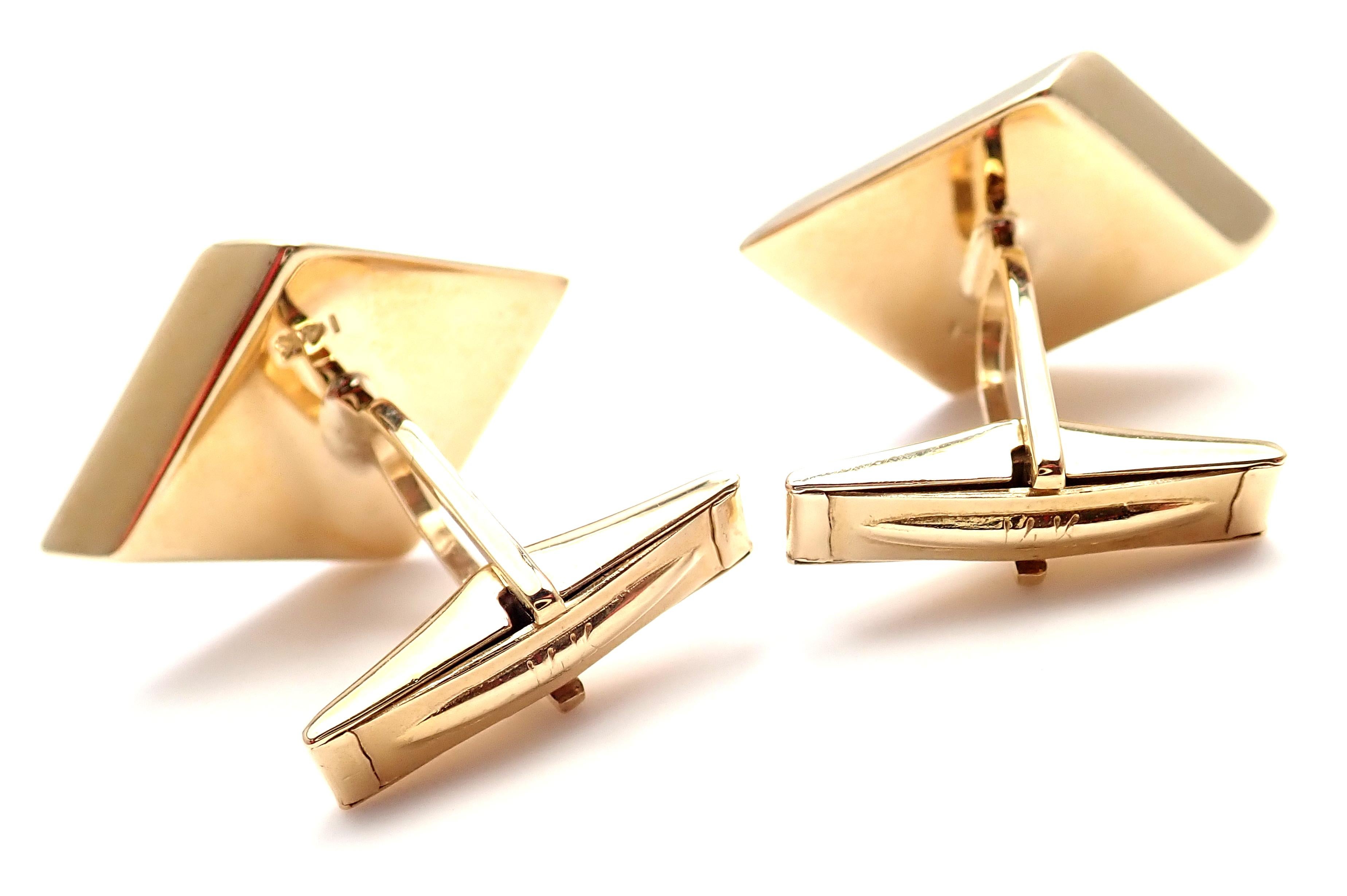 Women's or Men's Vintage Tiffany & Co. Yellow Gold Cufflinks For Sale