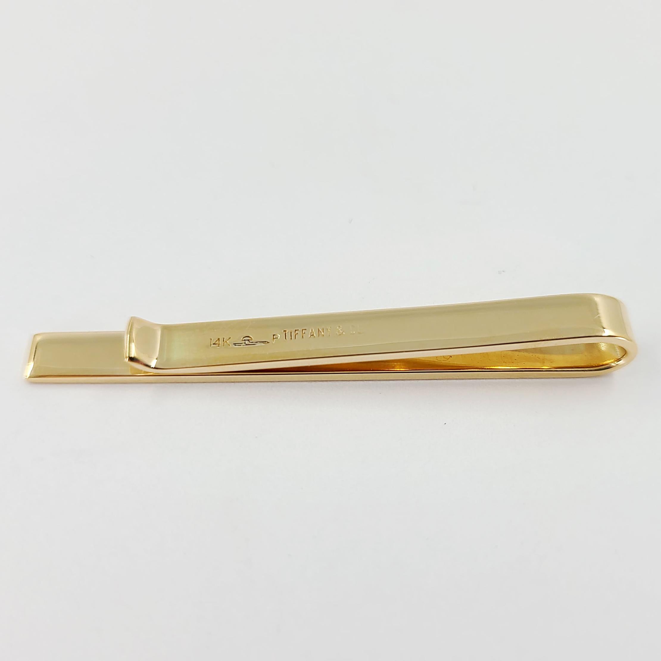 Vintage Tiffany & Co. Yellow Gold Engravable Tie Bar In Good Condition In Coral Gables, FL