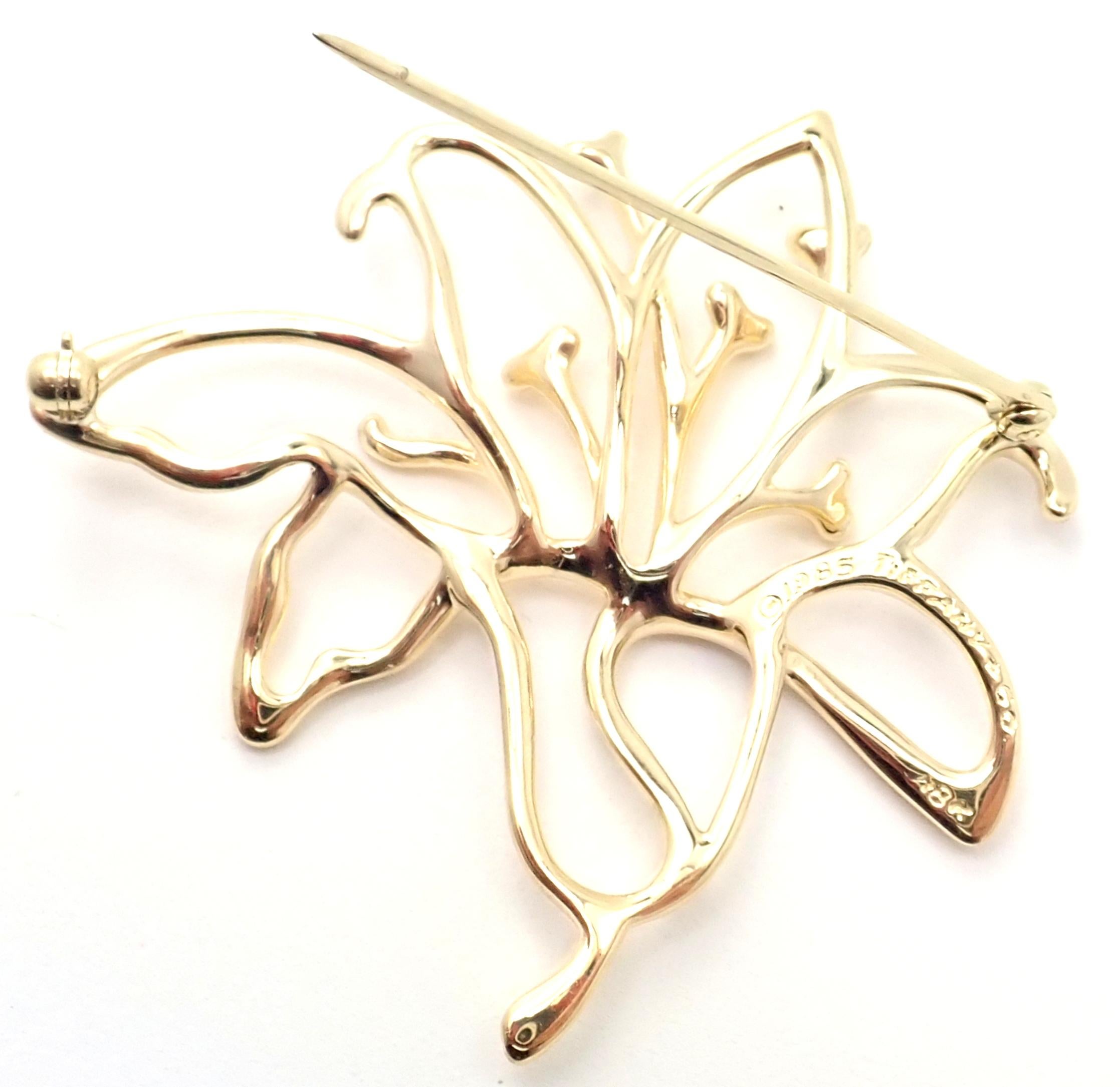 18k Yellow Gold Flower Brooch Pin by Tiffany & Co. 
Details: 
Measurements: 2