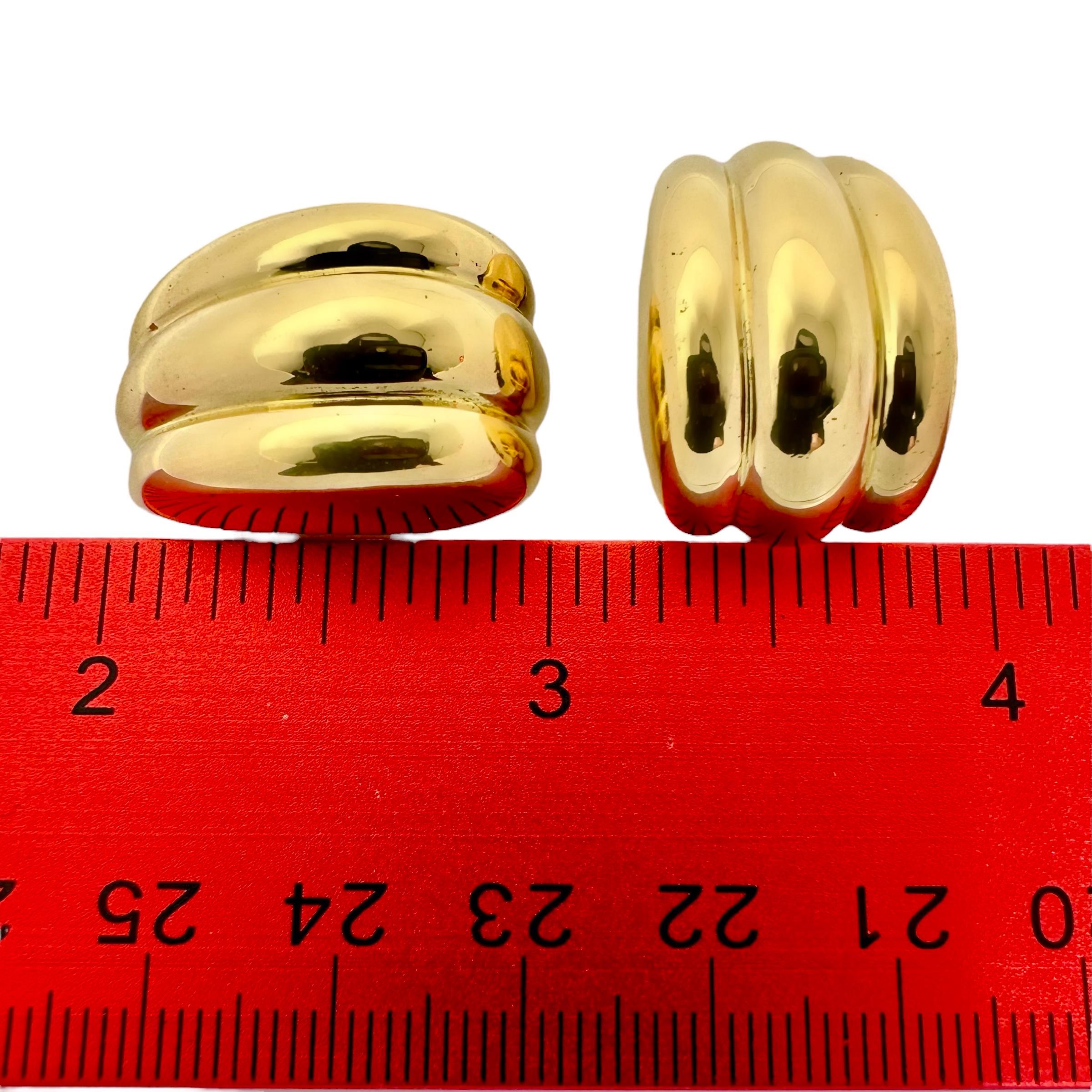 Vintage Tiffany & Co.18K Yellow Gold Fluted Clip-On Earrings Ideal for Everyday For Sale 5
