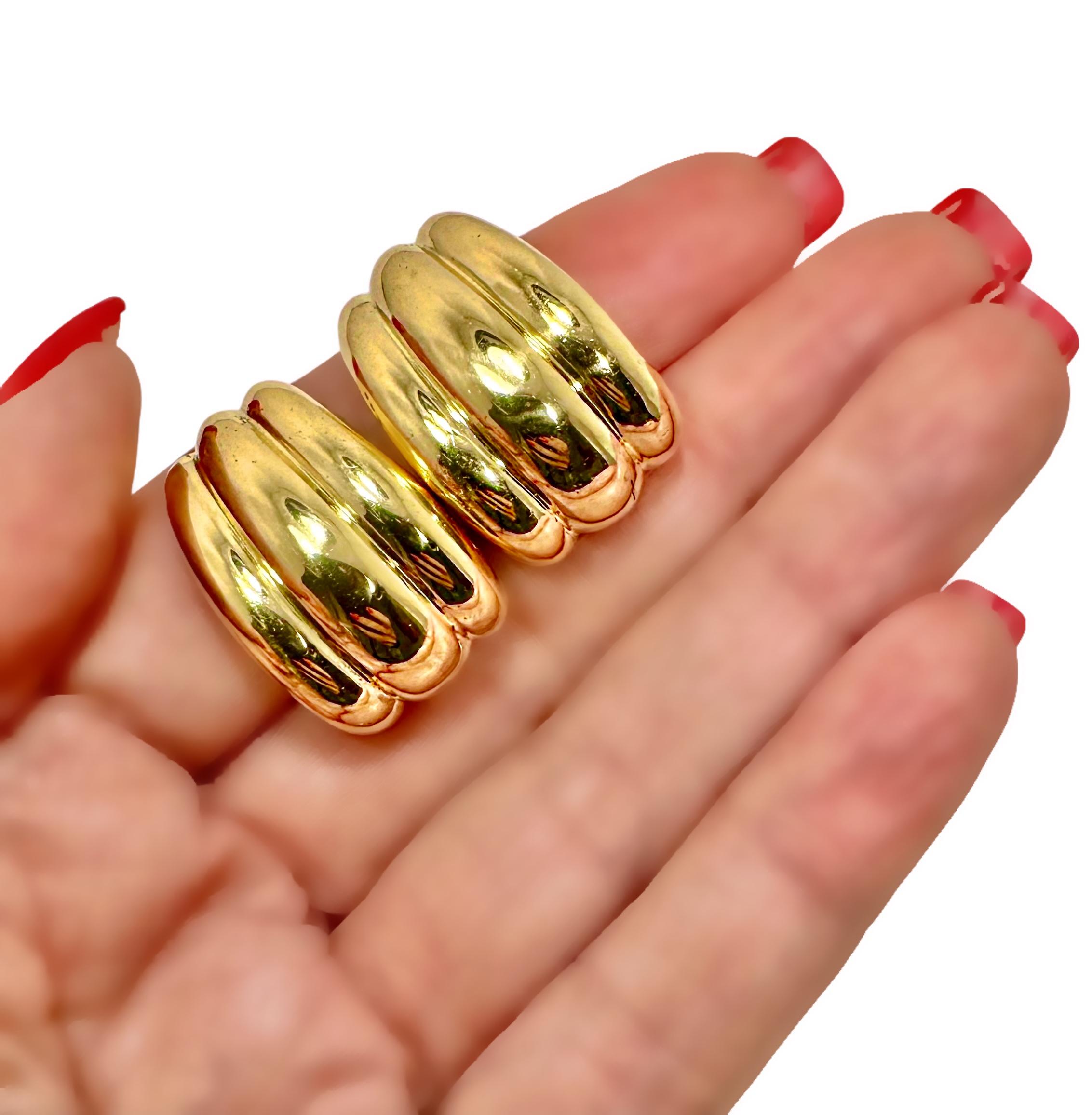Vintage Tiffany & Co.18K Yellow Gold Fluted Clip-On Earrings Ideal for Everyday For Sale 6