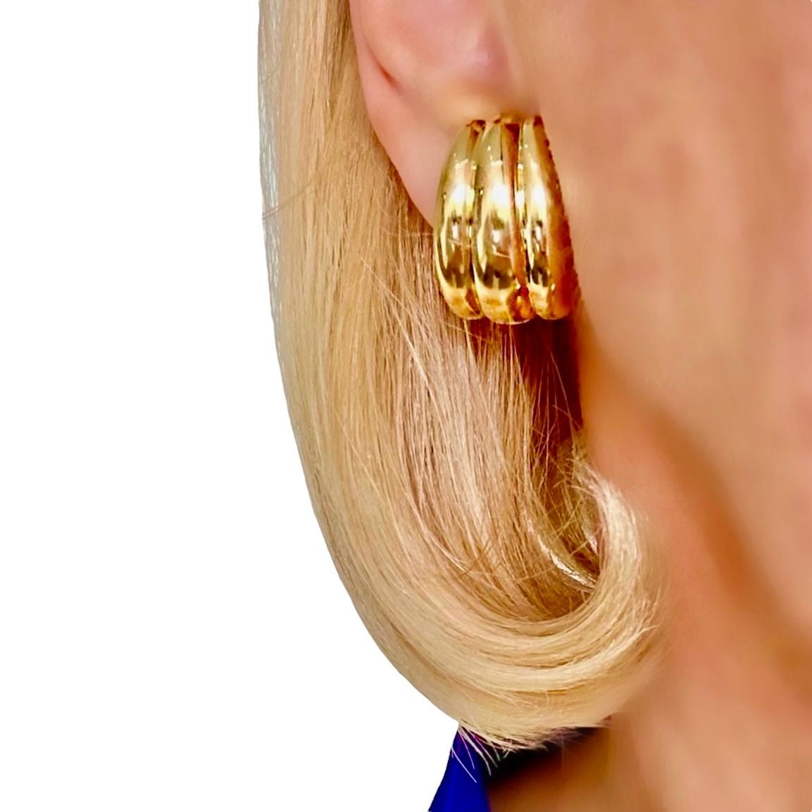 Vintage Tiffany & Co.18K Yellow Gold Fluted Clip-On Earrings Ideal for Everyday For Sale 7
