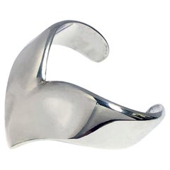 Vintage Tiffany & Company Elsa peretti "V" cuff Sterling Bracelet
