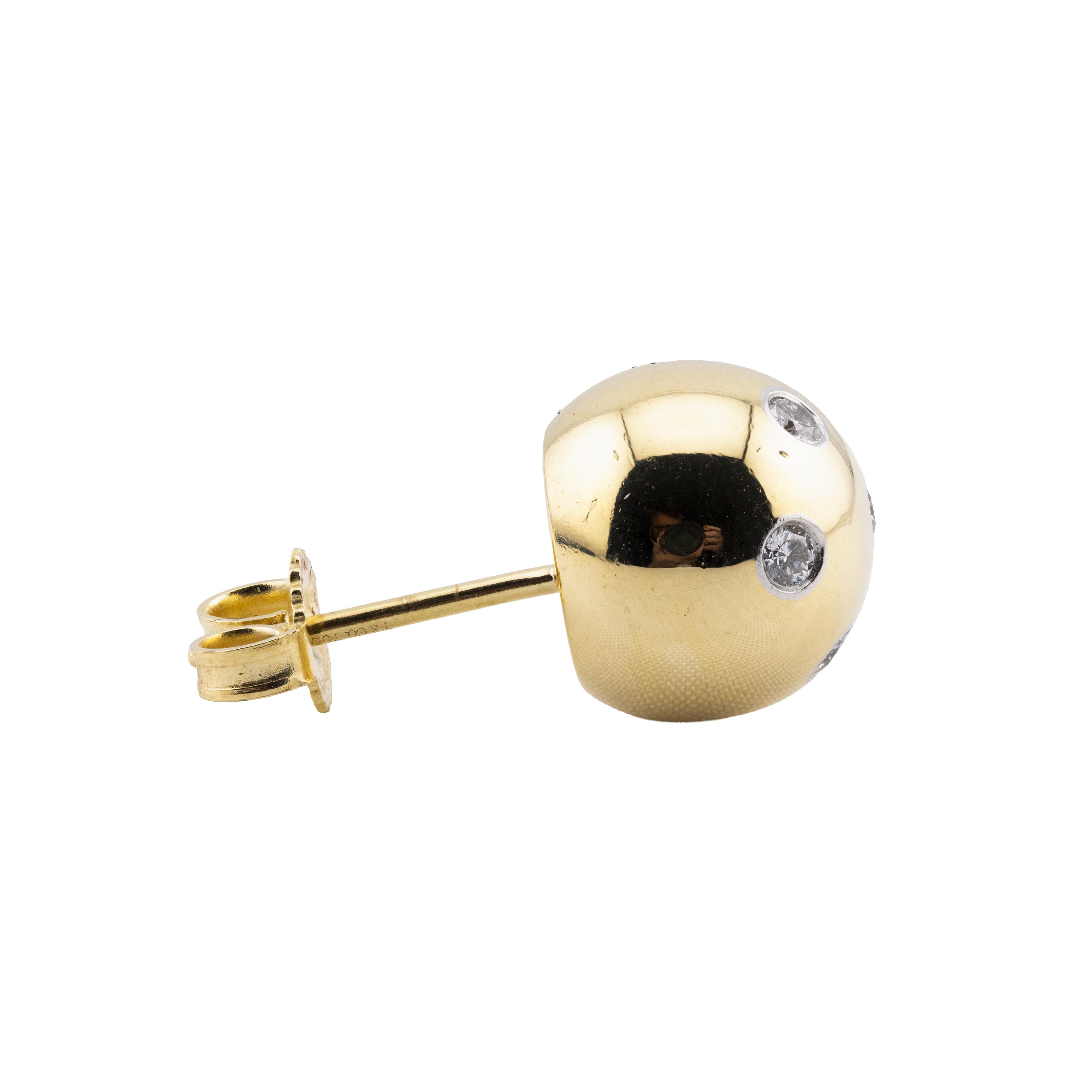 Tiffany & Co. Präsentiert:

Ein raffiniertes Paar Etoile Diamant-Ohrstecker. 

Das kugelförmige Design ist mit Diamanten im Brillantschliff von insgesamt 0,30 Karat besetzt. 

Jeder Diamant hat die Reinheit VVS2 und die Farbe F und ist sorgfältig in