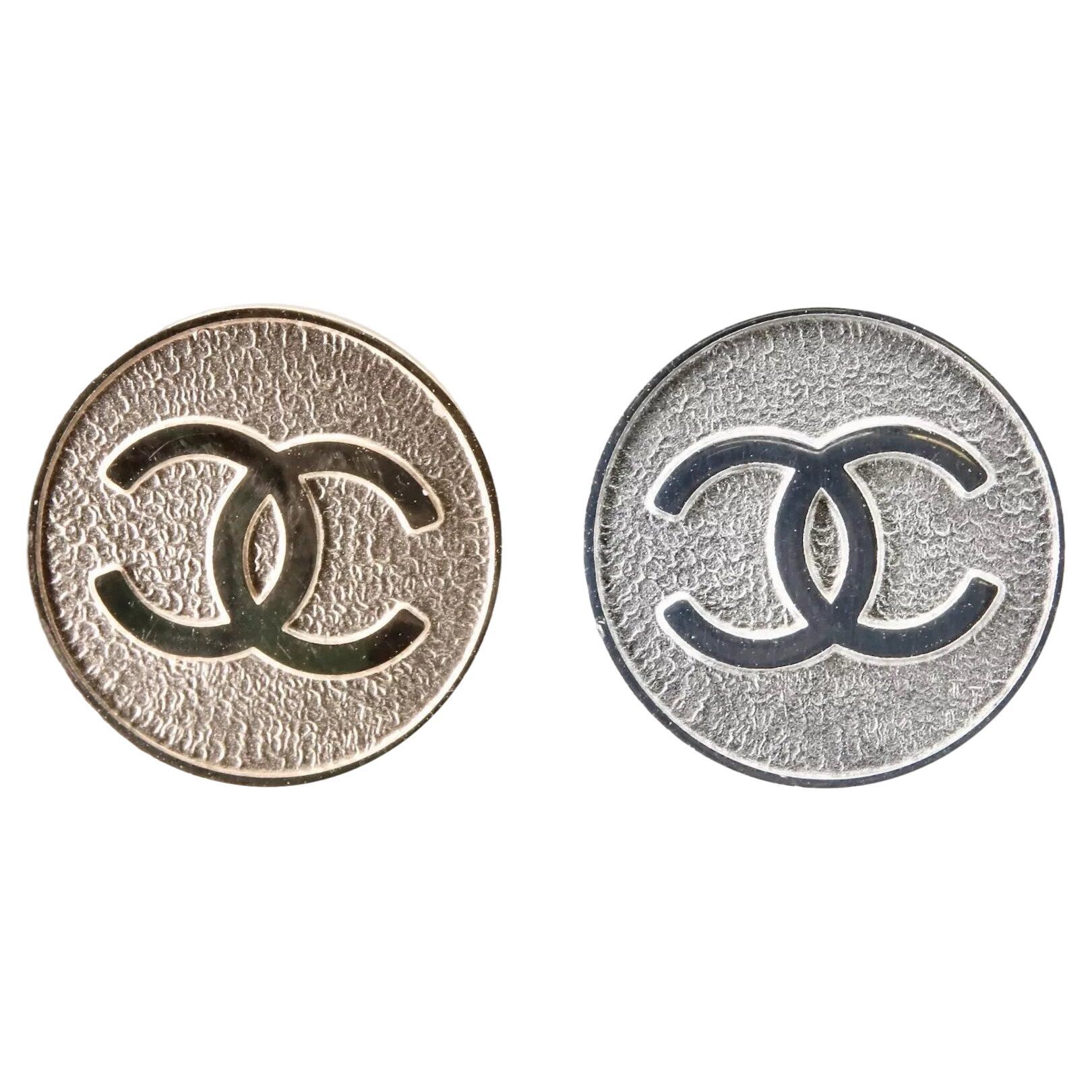 Chanel Pin - 262 For Sale on 1stDibs