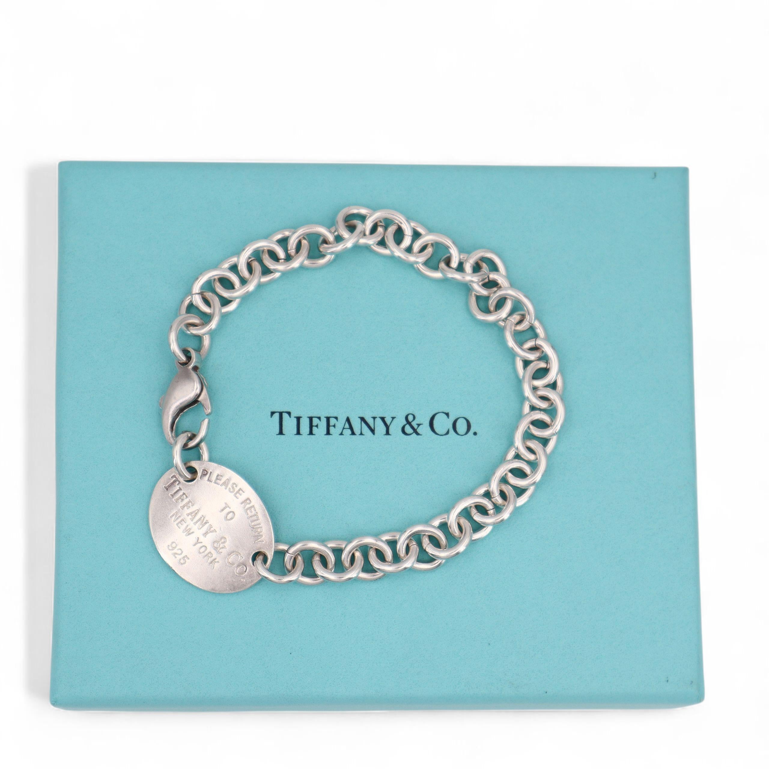 Vintage Tiffany & Co. Bracelet avec étiquette ovale Ultra  en A Silver Unisexe en vente
