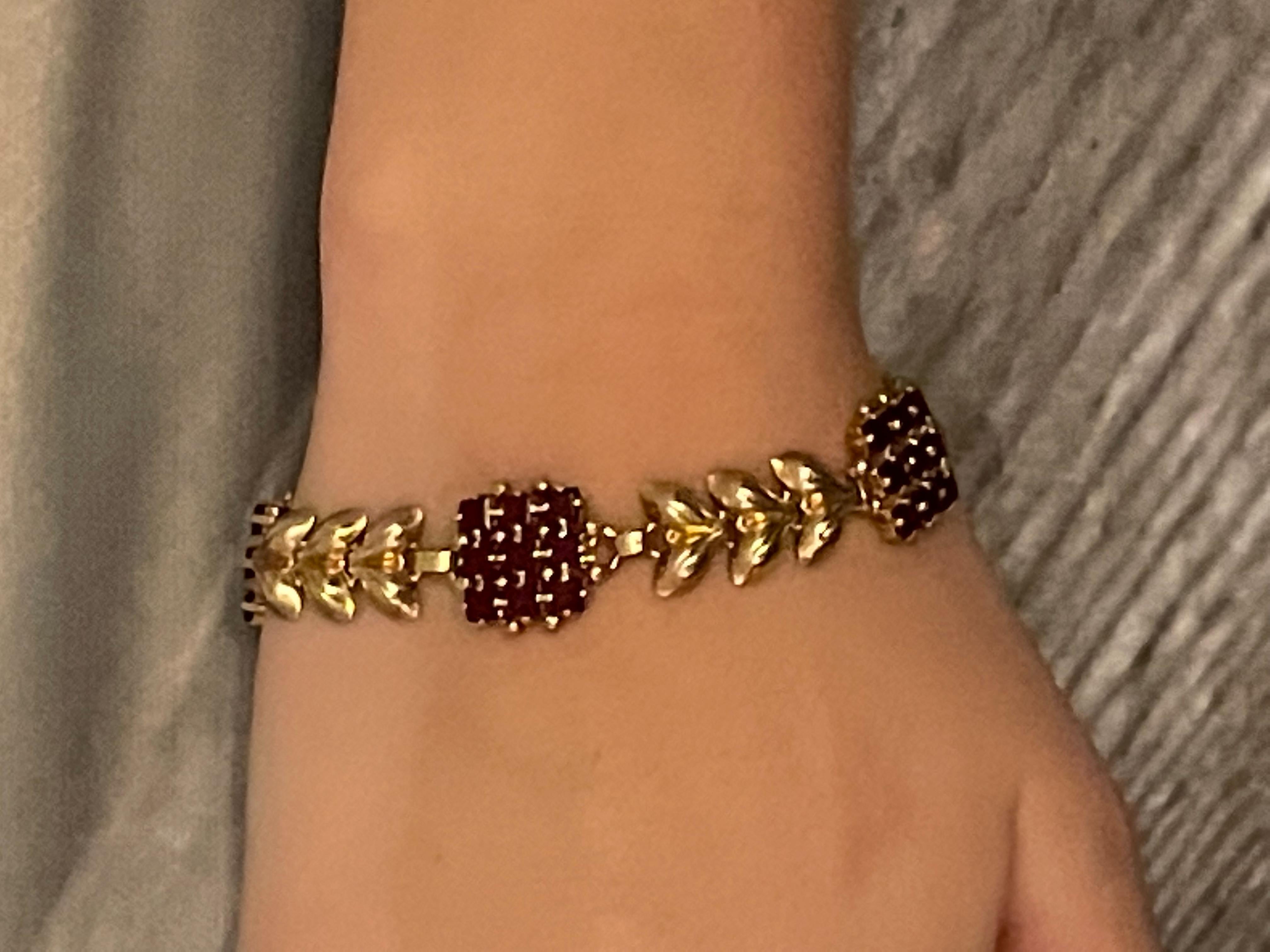 Vintage Tiffany Garnet and 14 Karat Yellow Gold Link Bracelet For Sale 1