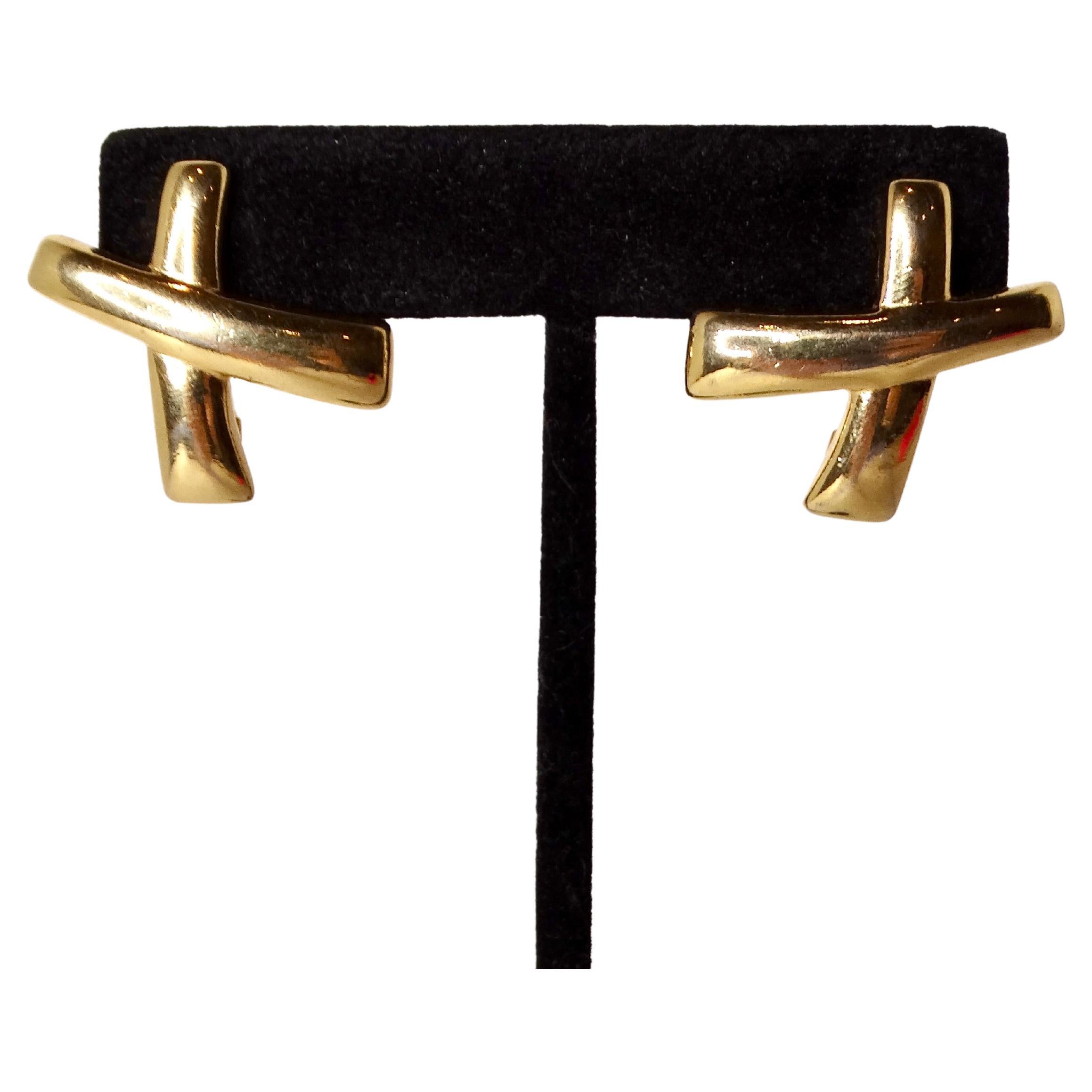 Vintage Tiffany inspirierte Monet Crossed Band 14k vergoldete Ohrringe, Vintage im Angebot 1