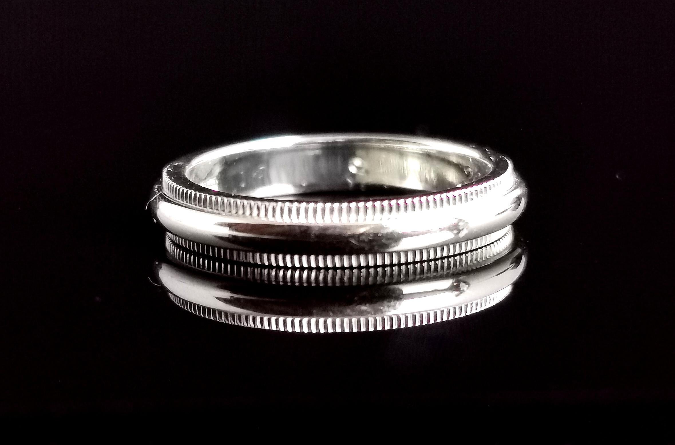 Vintage Tiffany Platinum Classic Milgrain Wedding Band Ring, Diamond, Wedding In Good Condition In NEWARK, GB