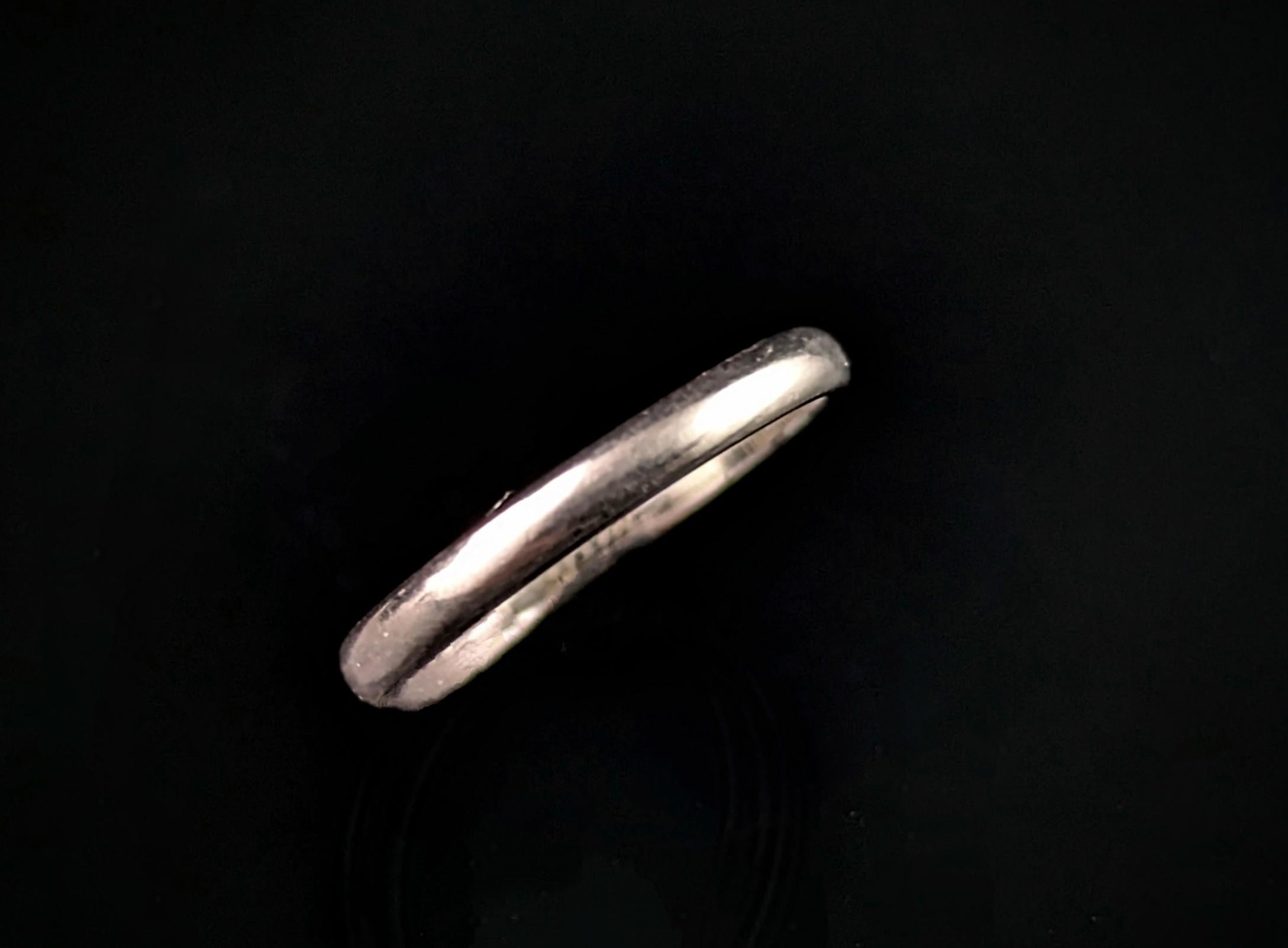 Modern Vintage Tiffany platinum Classic wedding band ring For Sale