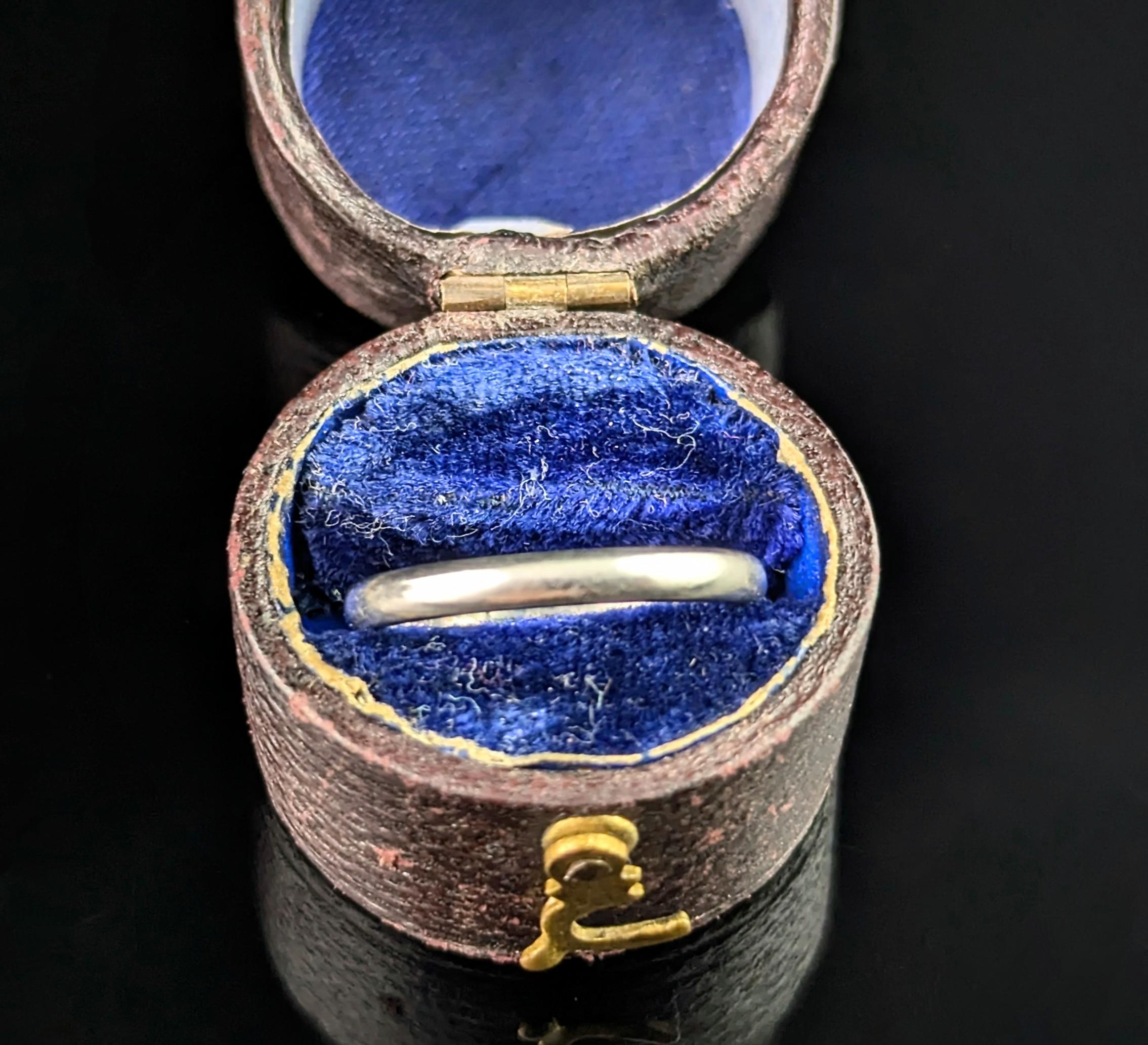Vintage Tiffany platinum Classic wedding band ring For Sale 1