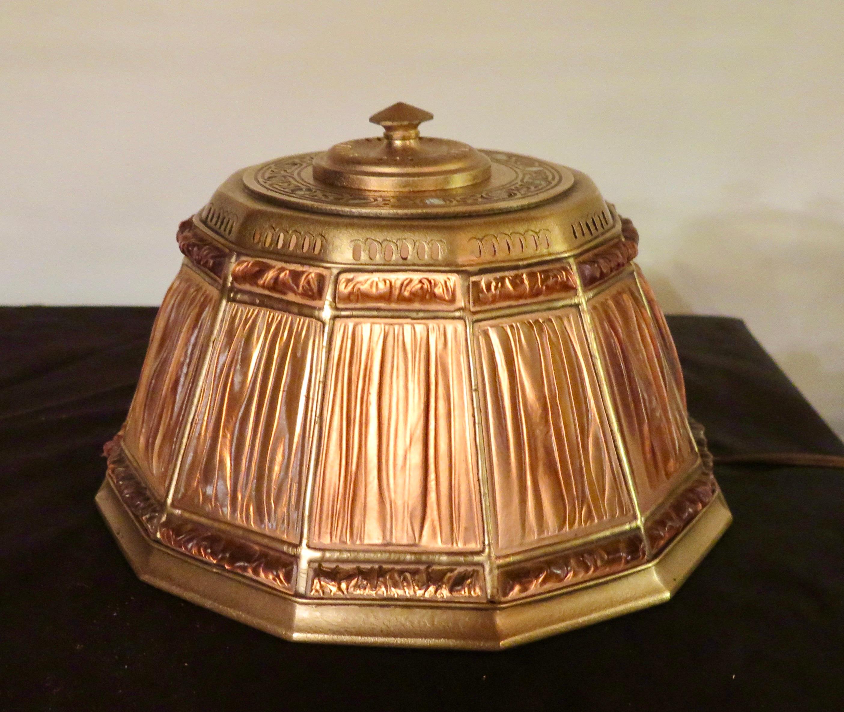 American Vintage Tiffany Studios Linenfold 'Fabrique' Abalone Desk Lamp For Sale