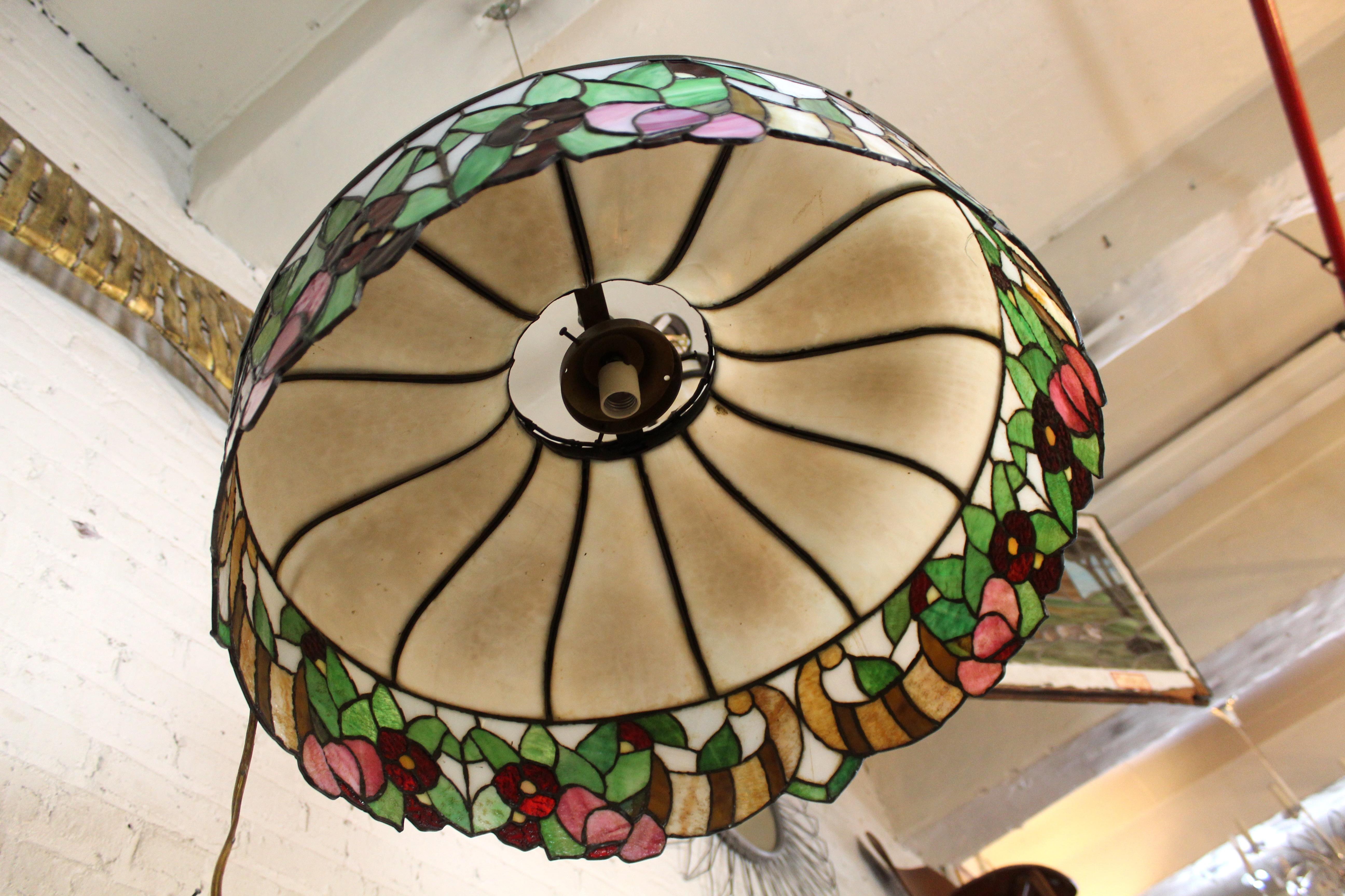 Lampada a sospensione in stile Tiffany d'epoca in vendita 3
