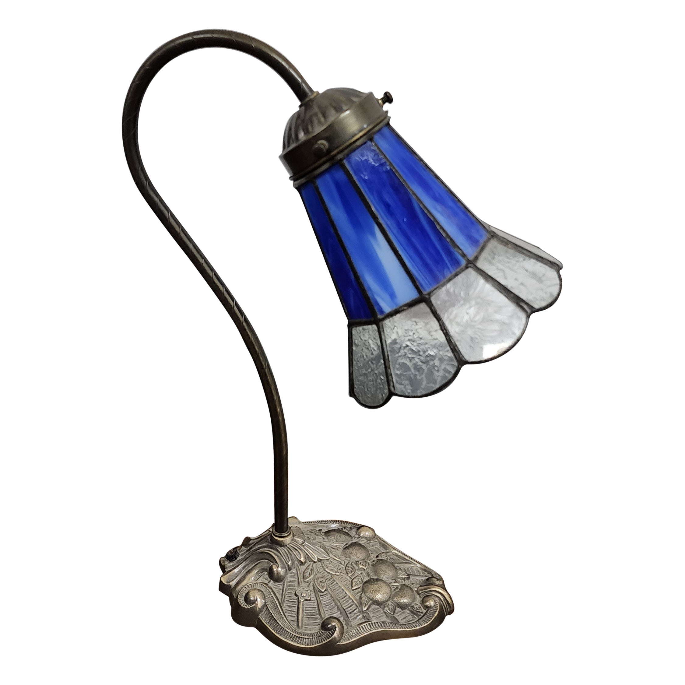 Vintage Tiffany Style Stained Glass Lily Pad Table Lamp