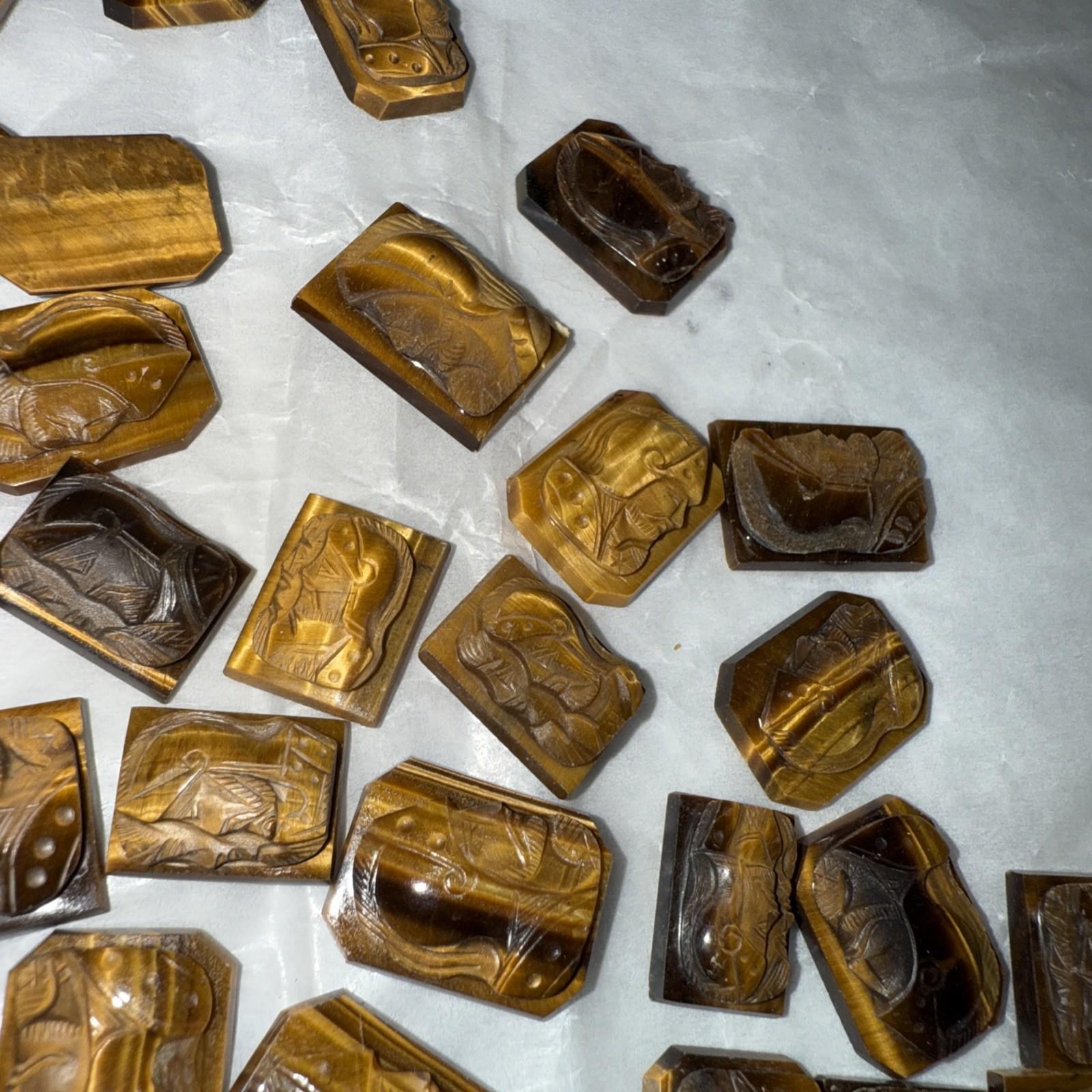 Cammeo d'epoca intaglio occhio di tigre Lotto di 120 pezzi Soldato romano In condizioni buone in vendita a New York, NY