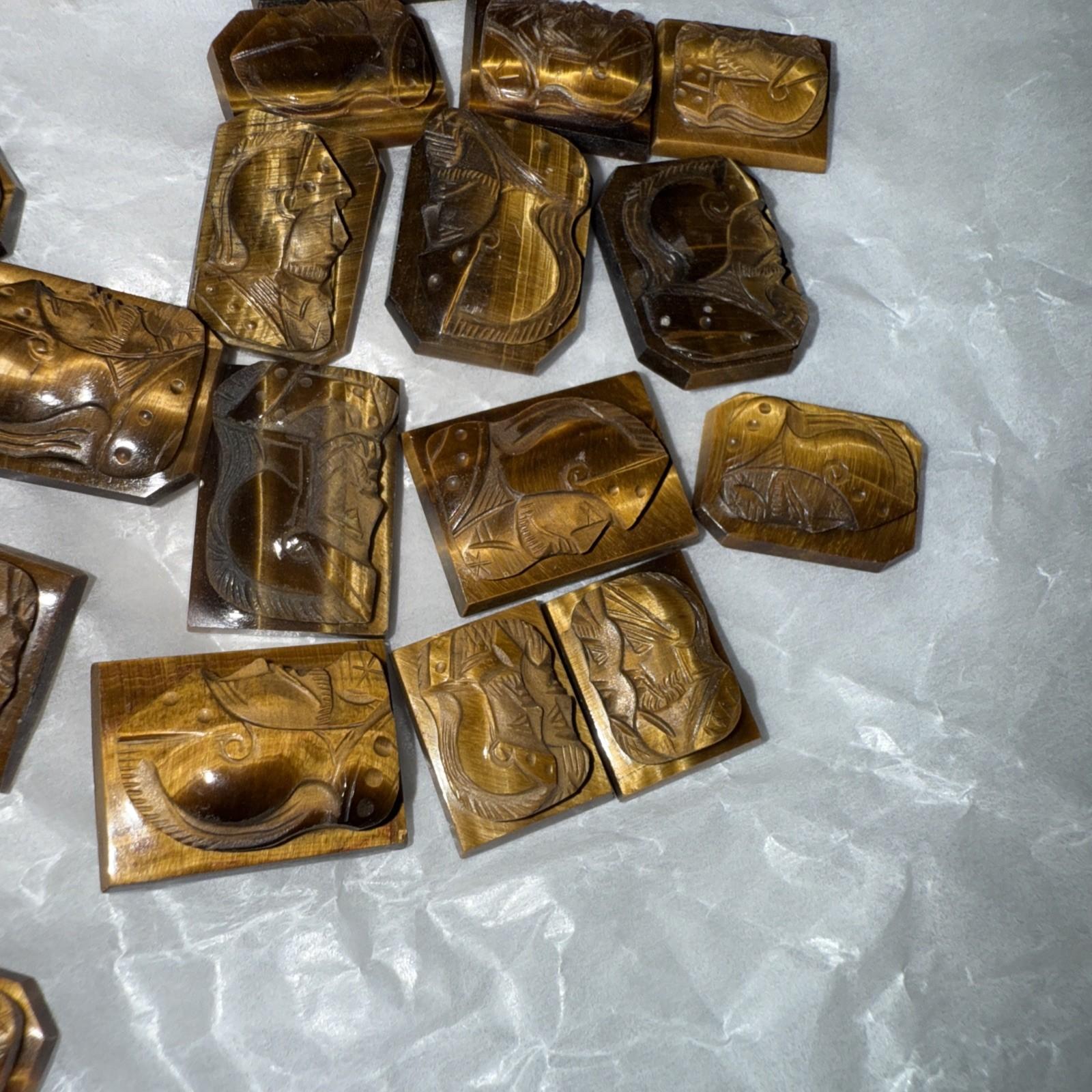 Cammeo d'epoca intaglio occhio di tigre Lotto di 120 pezzi Soldato romano in vendita 2