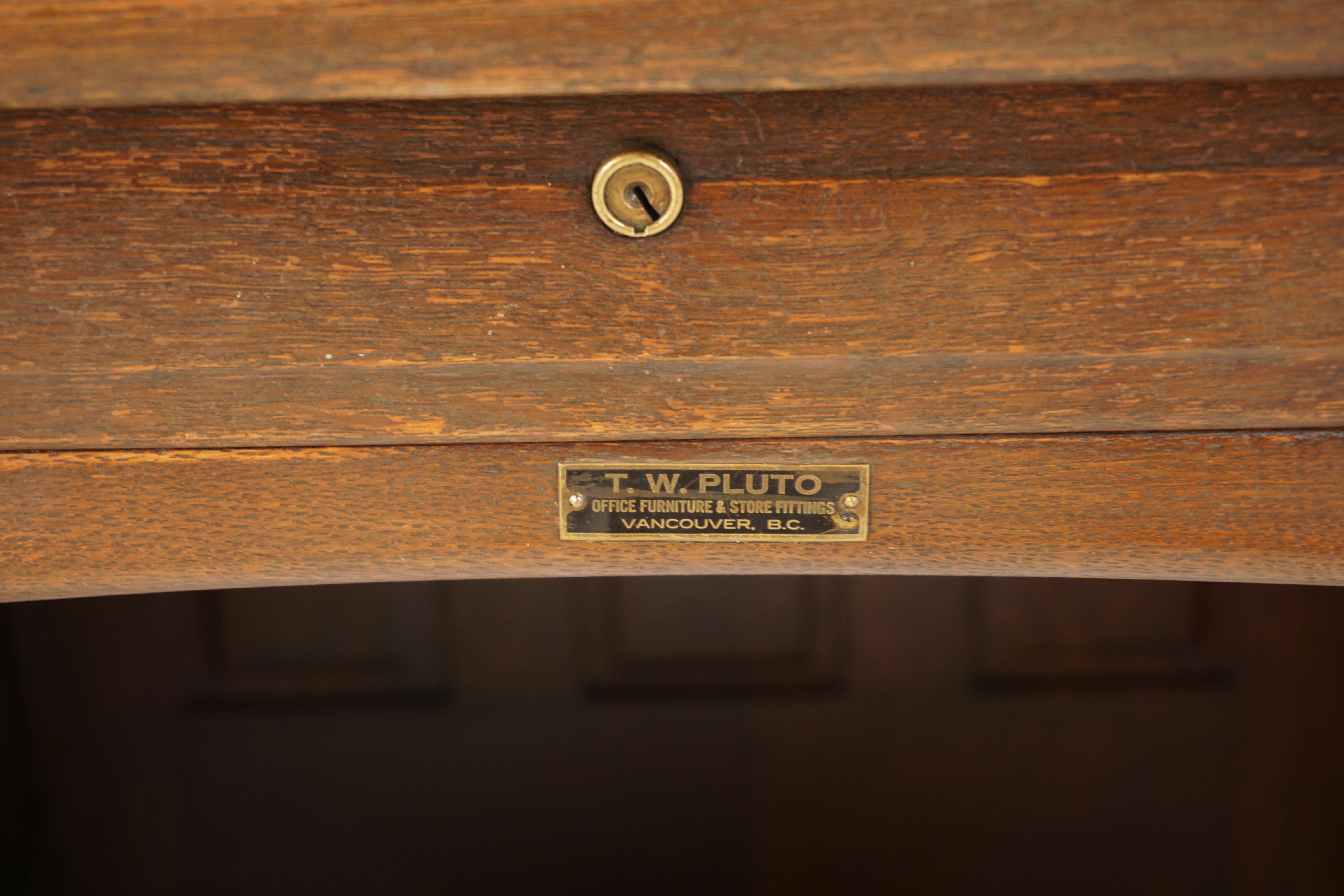 Vintage Tiger Oak Double Pedestal Desk, America 1920, H600 In Good Condition In Vancouver, BC