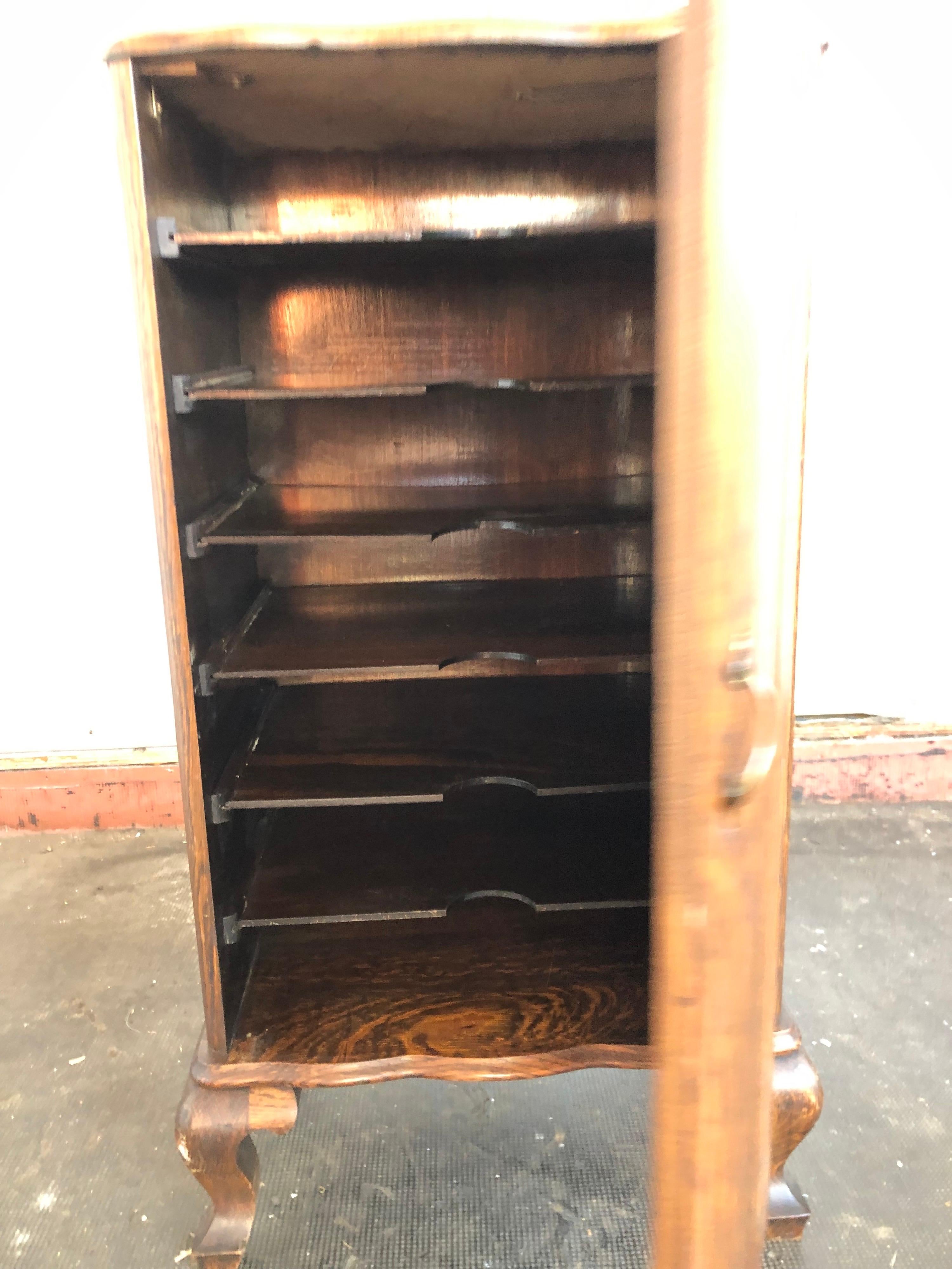 Vintage Tiger Oak Sheet Music Storage Cabinet In Good Condition In Seattle, WA