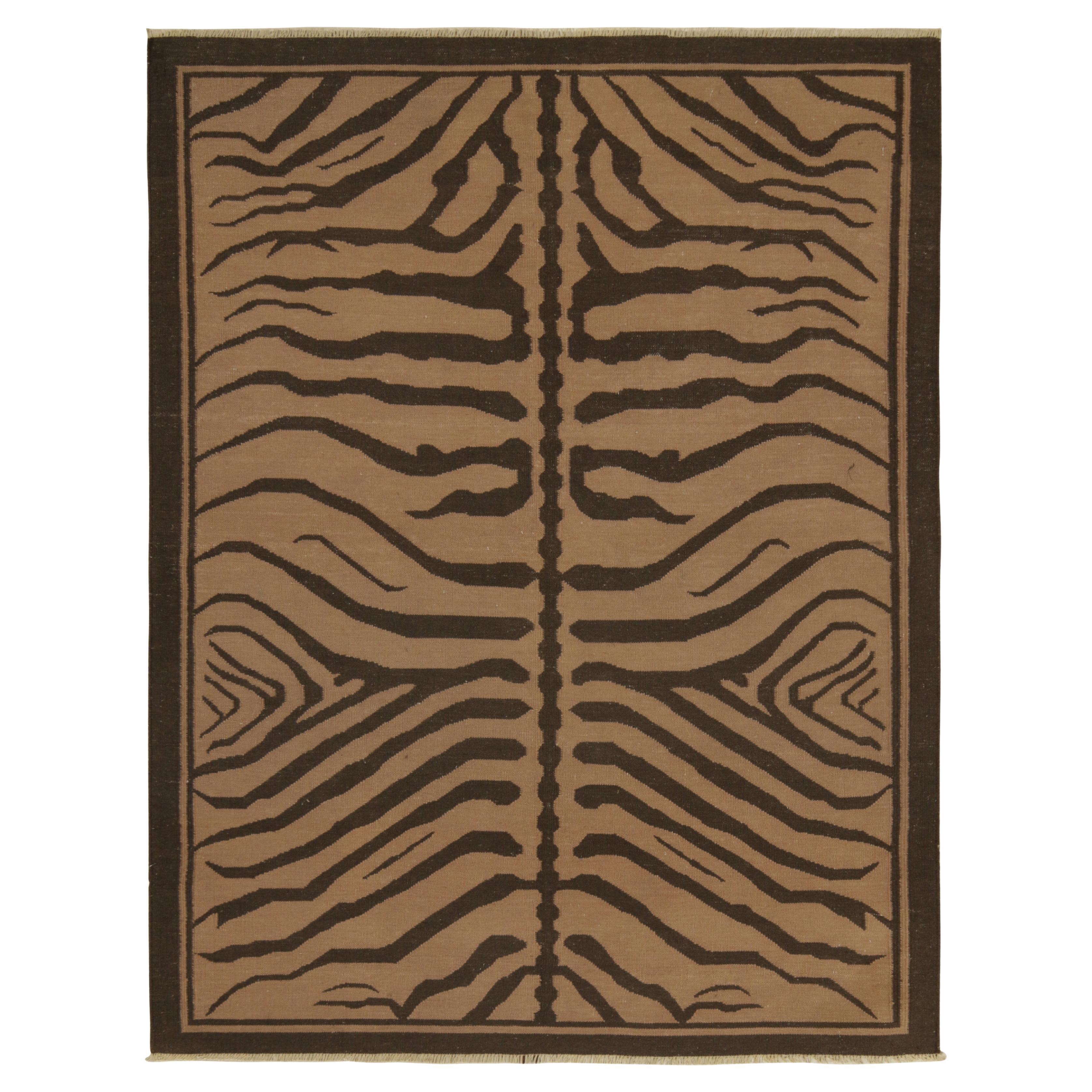 Tapis vintage en peau de tigre, beige avec motif Brown, par Rug & Kilim