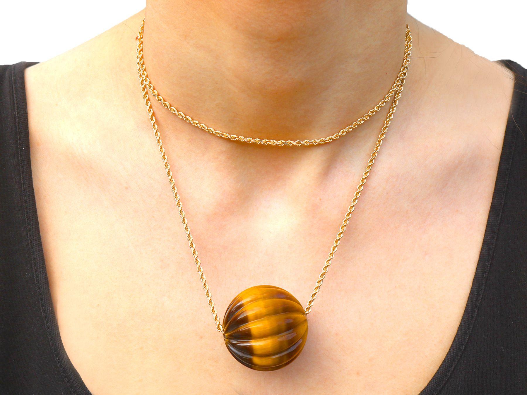 Vintage Tigers Eye and 14k Yellow Gold Pendant, circa 1970 For Sale 5