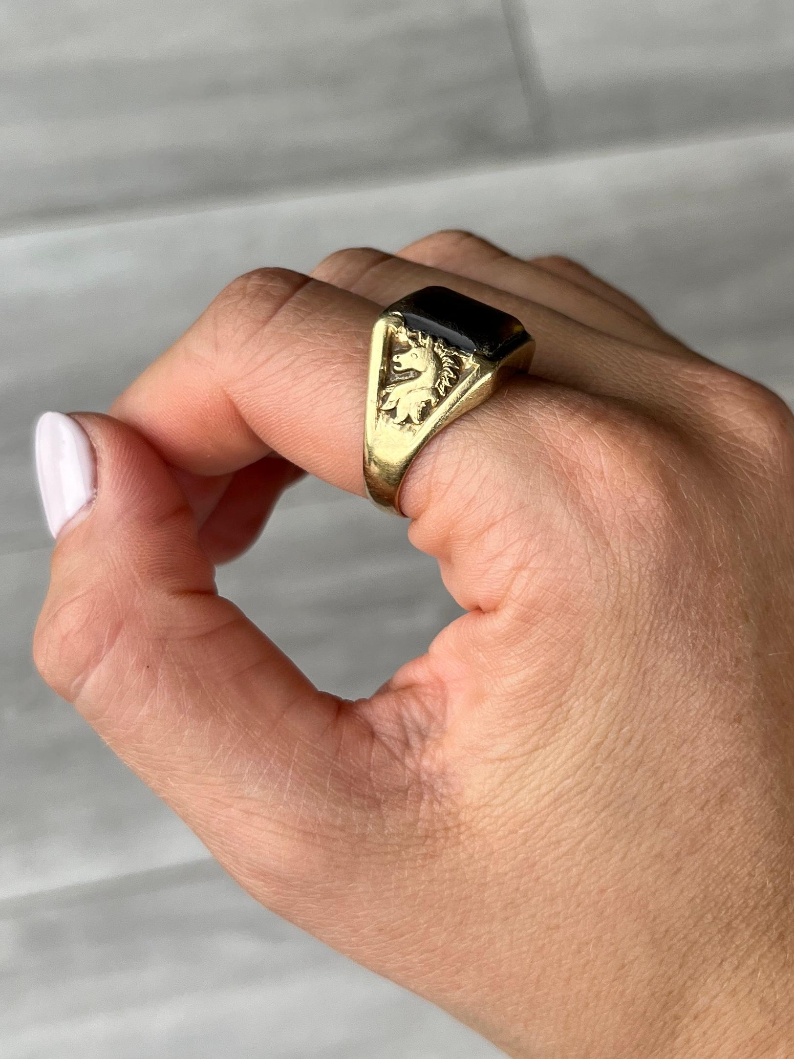 Cabochon Vintage Tigers Eye and 9 Carat Gold Signet Ring For Sale