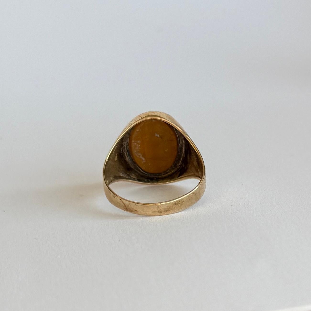 Anello con occhio di tigre e oro 9 carati d'epoca In condizioni buone in vendita a Chipping Campden, GB
