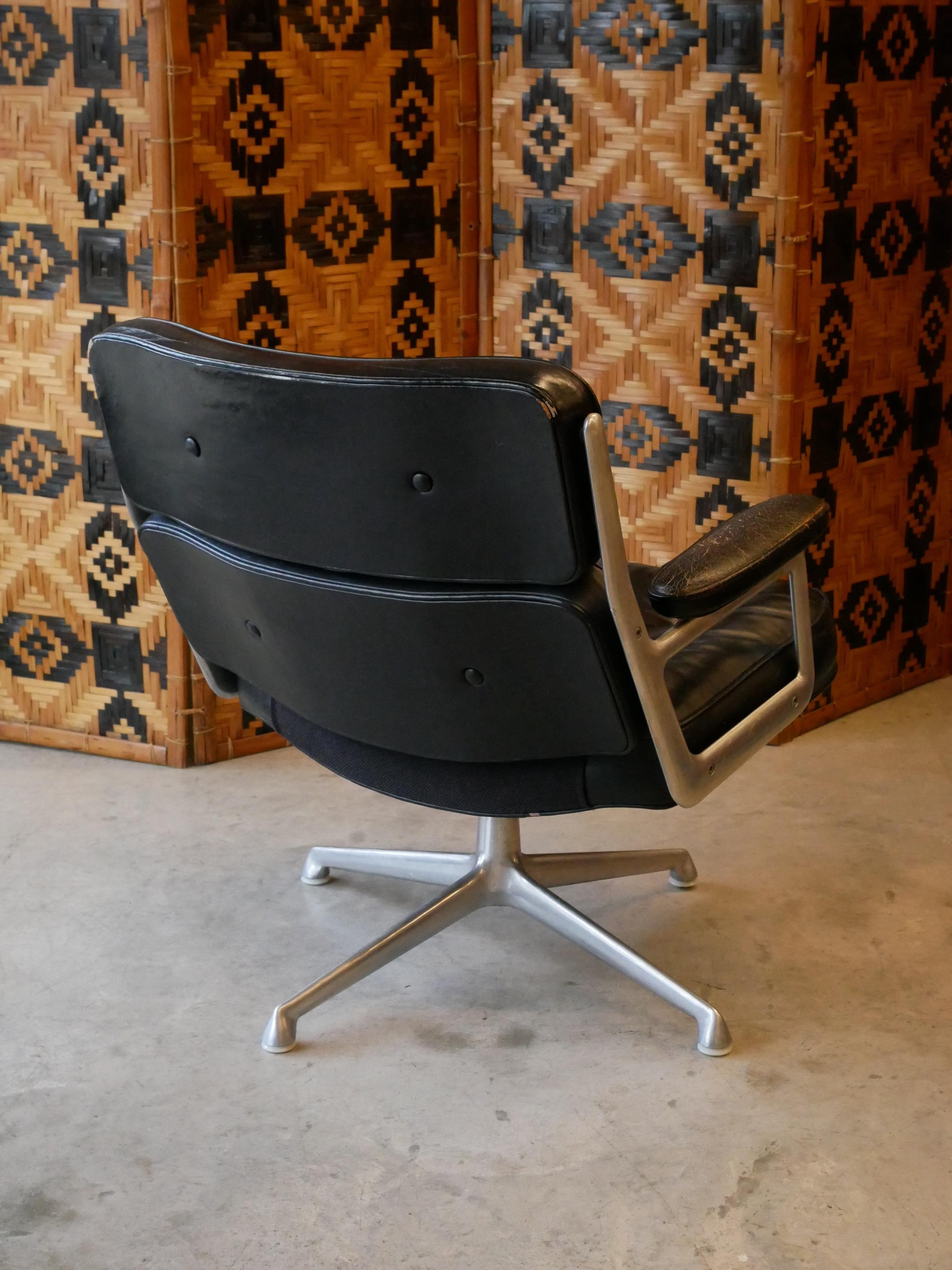 Vintage Time Life Lobby ES105 Stuhl von Charles und Ray Eames für Herman Miller (Metall) im Angebot