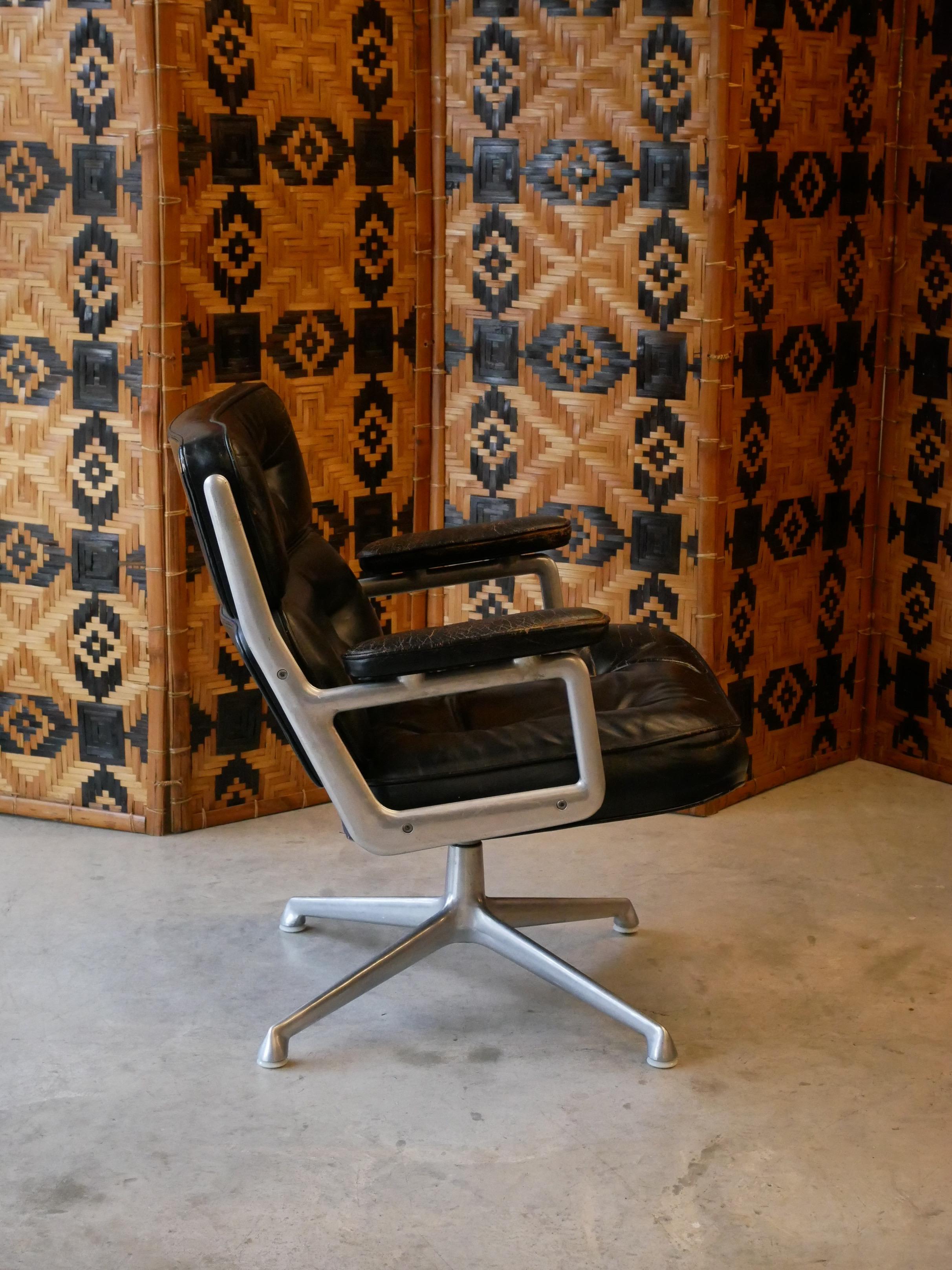 Vintage Time Life Lobby ES105 Stuhl von Charles und Ray Eames für Herman Miller im Angebot 1