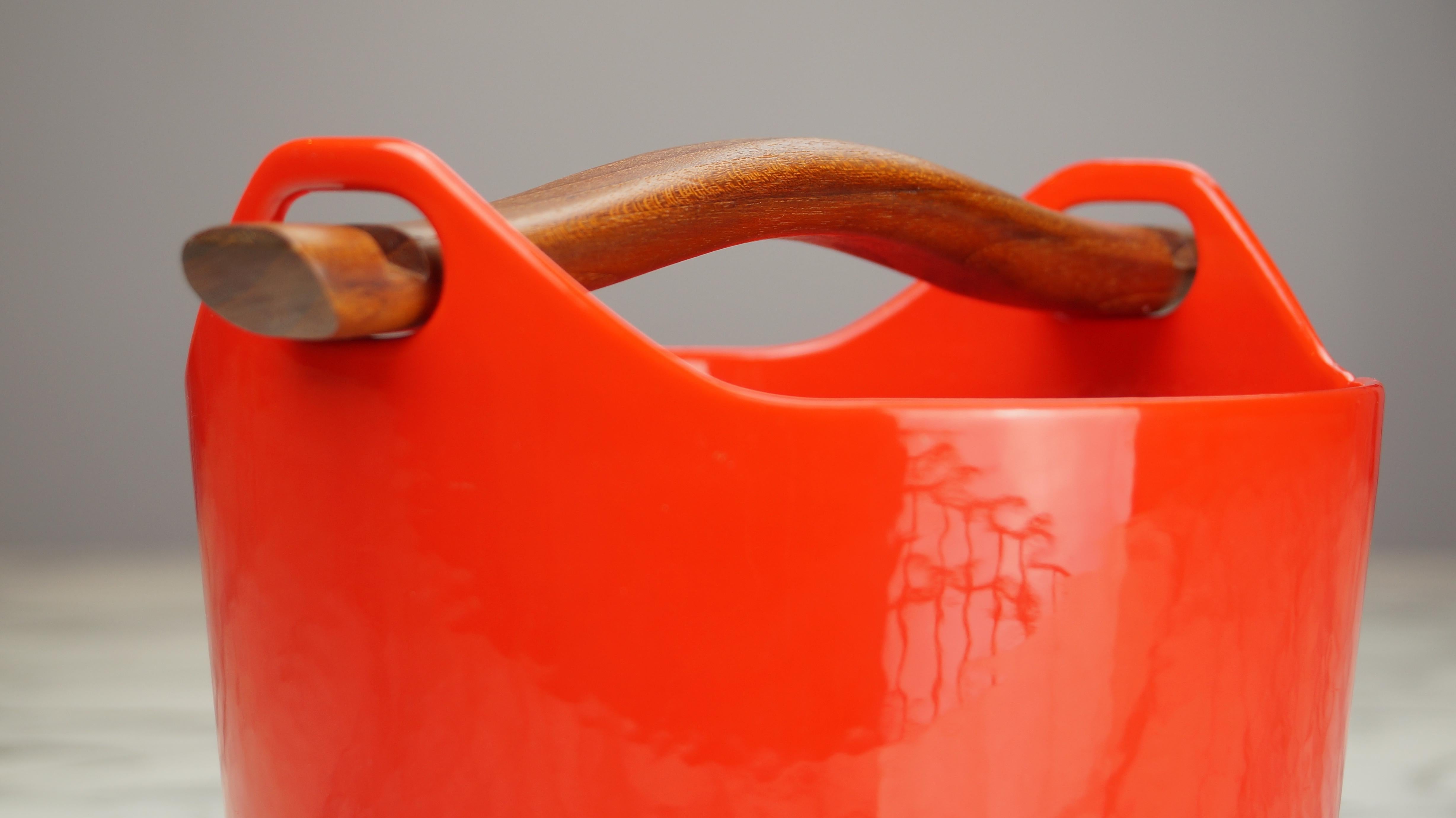 Vintage Timo Sarpaneva Red Enamel Cast Iron Casserole Pot Rosenlew Finland, 1959 4