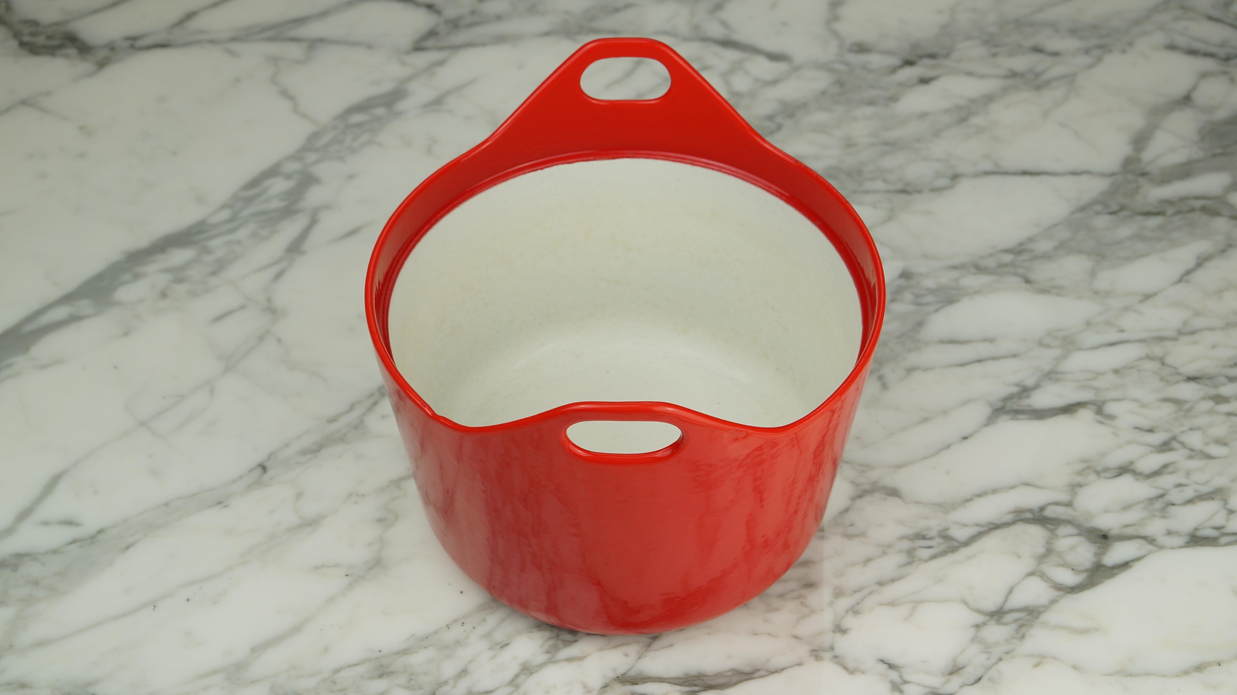 Mid-20th Century Vintage Timo Sarpaneva Red Enamel Cast Iron Casserole Pot Rosenlew Finland, 1959