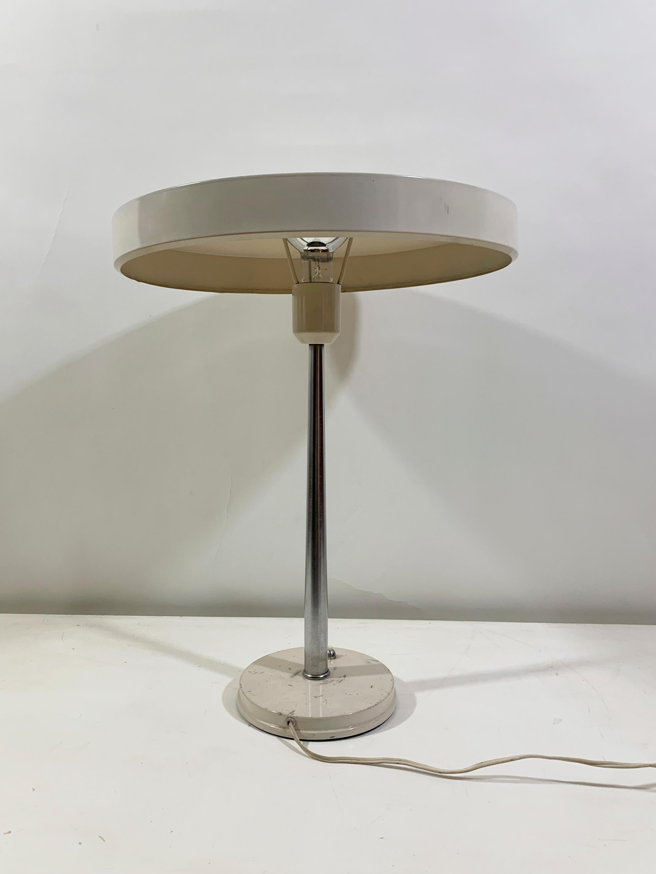Lampe de table Timor de Louis Kalff pour Philips, années 1960 Bon état - En vente à Beirut, LB