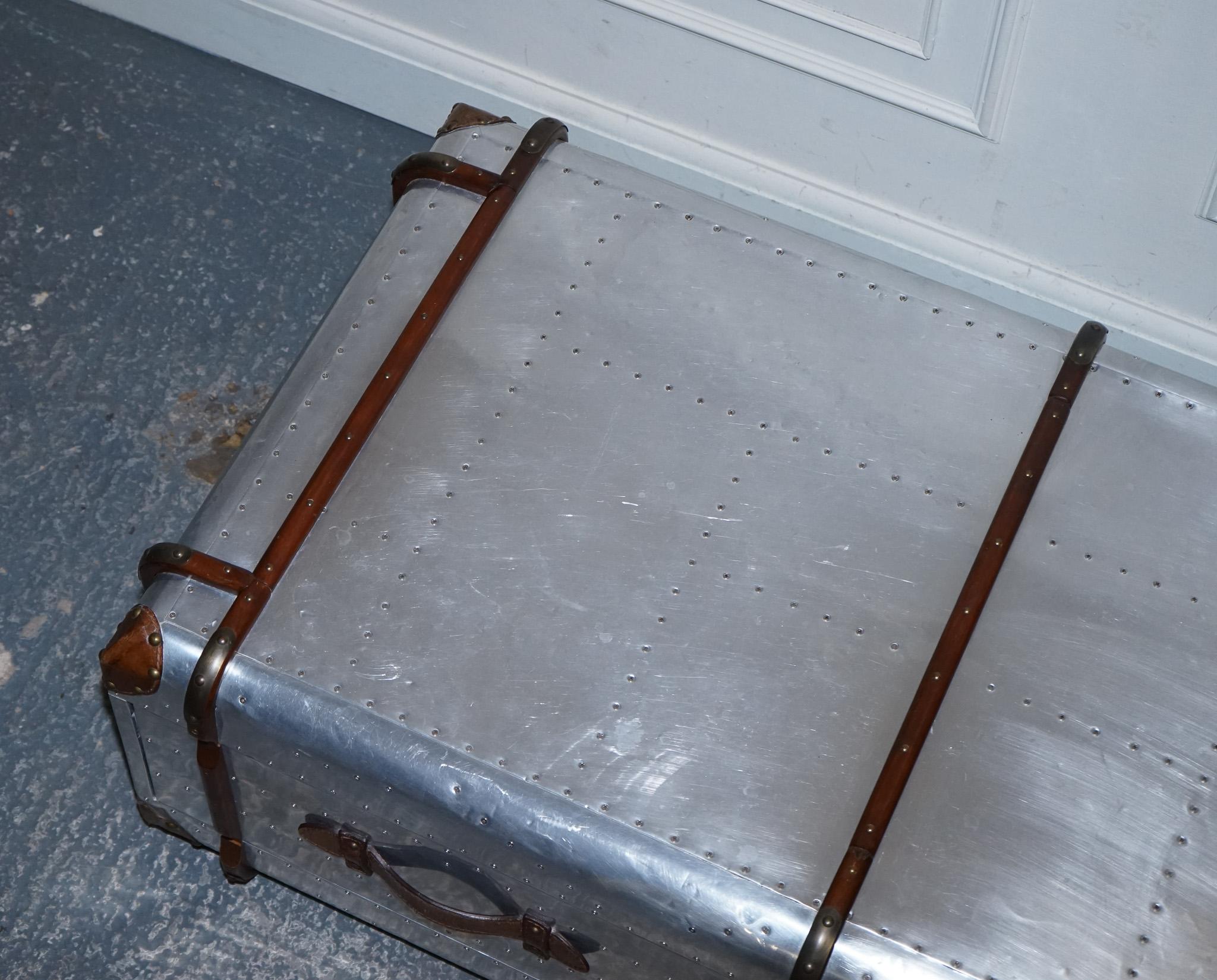 TIMOTHY OULTON AVIATOR INDUSTRIAL SILVER COFFEE TABLE LEATHER DETAILS in vendita 6