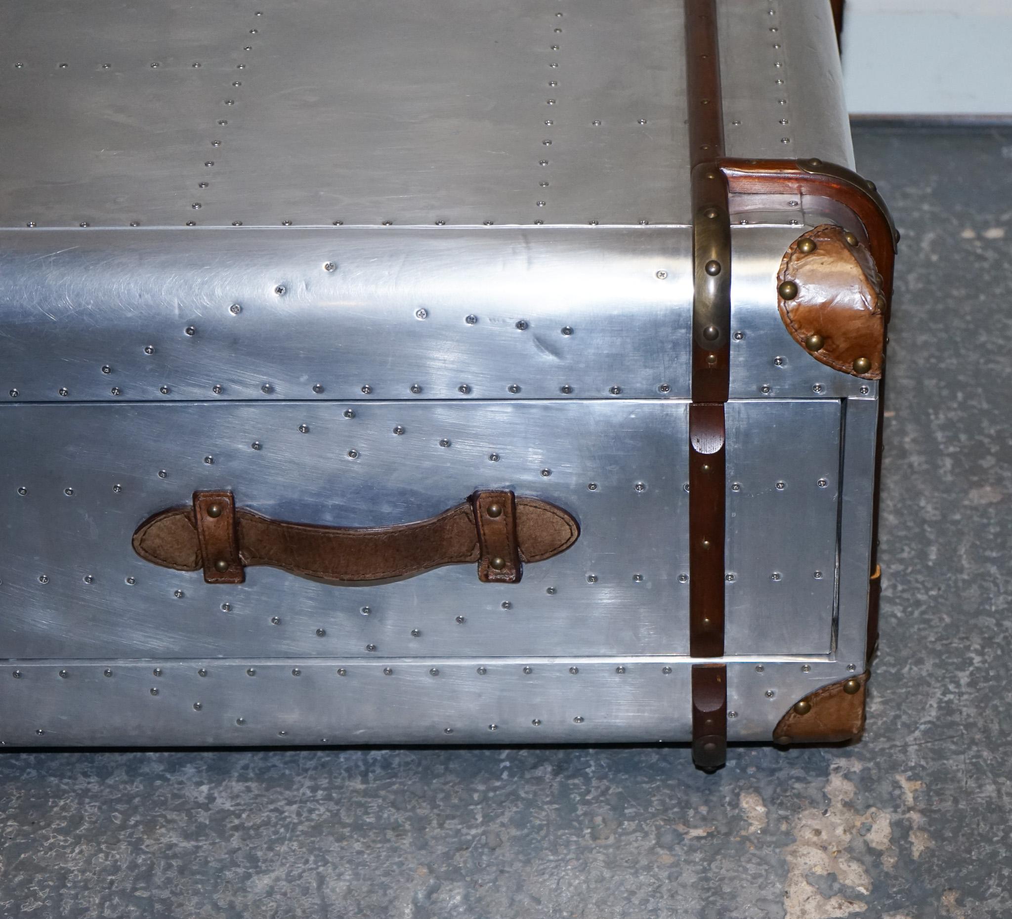 TIMOTHY OULTON AVIATOR INDUSTRIAL SILVER COFFEE TABLE LEATHER DETAILS In condizioni buone in vendita a Pulborough, GB