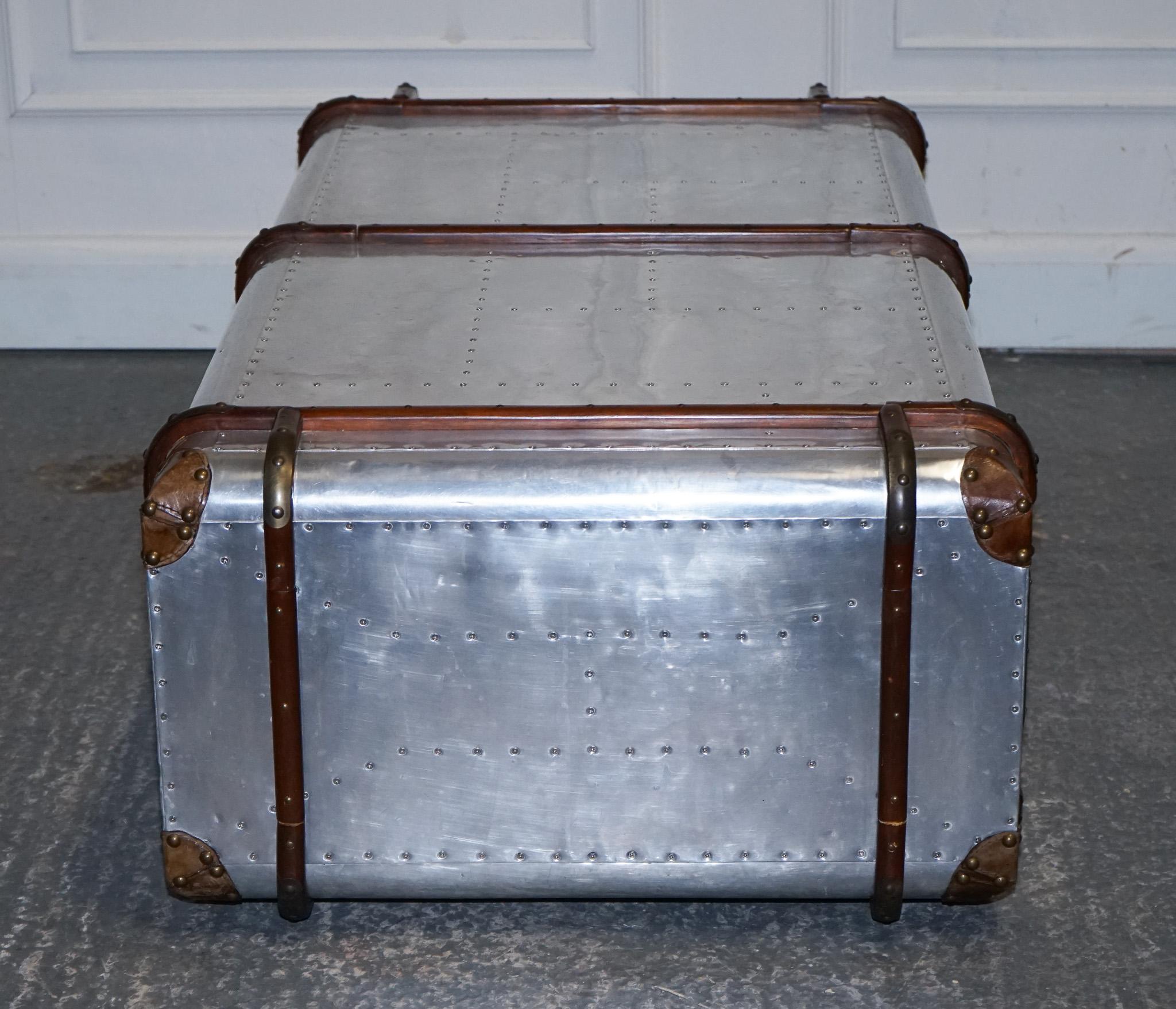 TIMOTHY OULTON AVIATOR INDUSTRIAL SILVER COFFEE TABLE LEATHER DETAILS in vendita 1