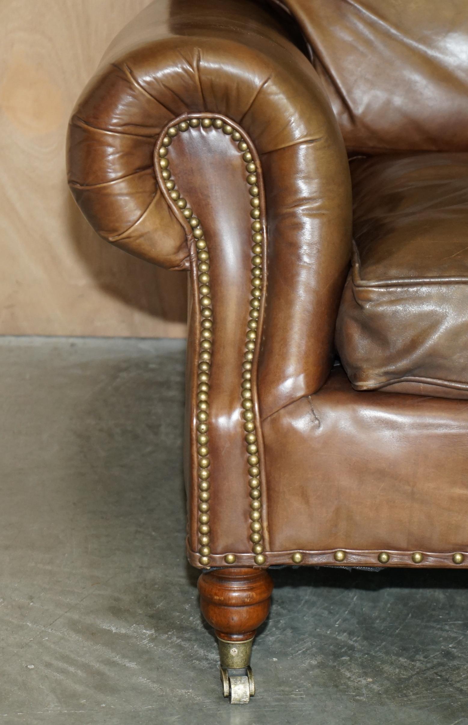 VINTAGE TiMOTHY OULTON DISEÑADOR DE HALO HERITAGE CUERO MARRON BALMORAL SOFA en venta 3