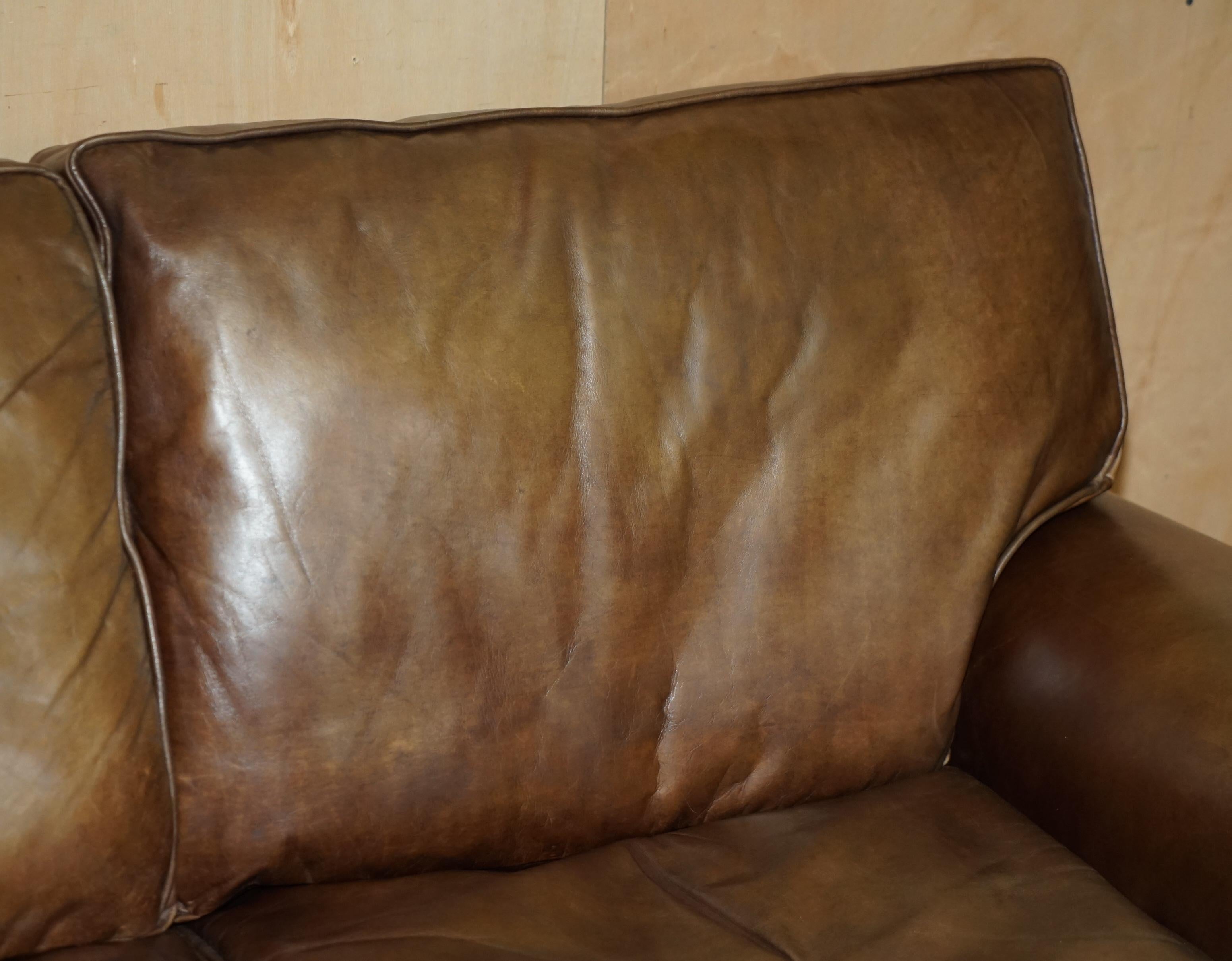 VINTAGE TiMOTHY OULTON DISEÑADOR DE HALO HERITAGE CUERO MARRON BALMORAL SOFA Inglés en venta