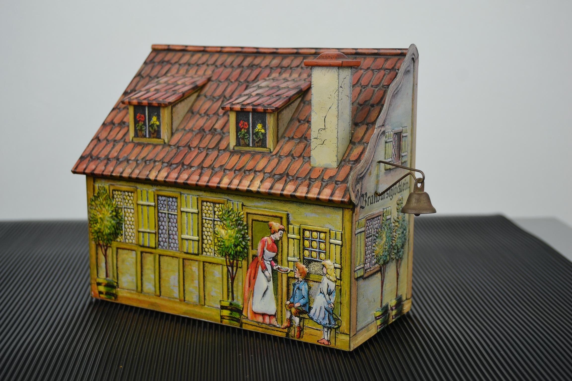 Vintage Tin House Storage Box, Heinrich Haeberlein-Nurnberg, Germany, 1980s 10