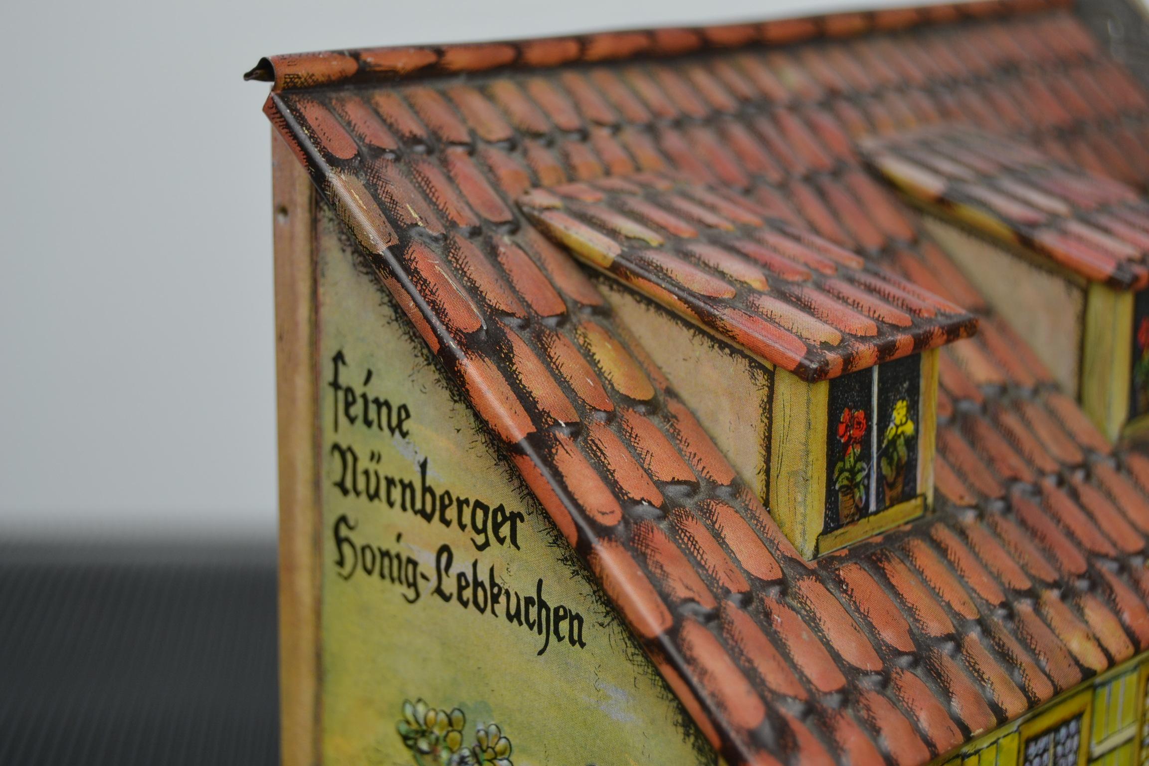 20th Century Vintage Tin House Storage Box, Heinrich Haeberlein-Nurnberg, Germany, 1980s