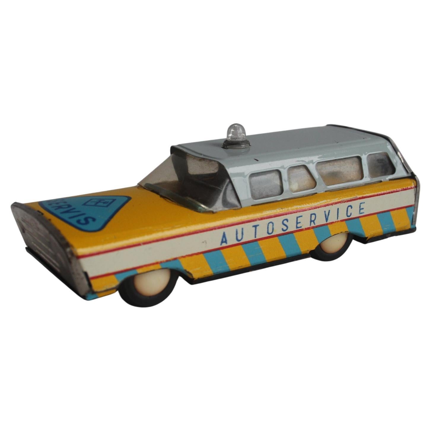 Modèle réduit de voiture en étain vintage, Tchécoslovaquie, années 1960.