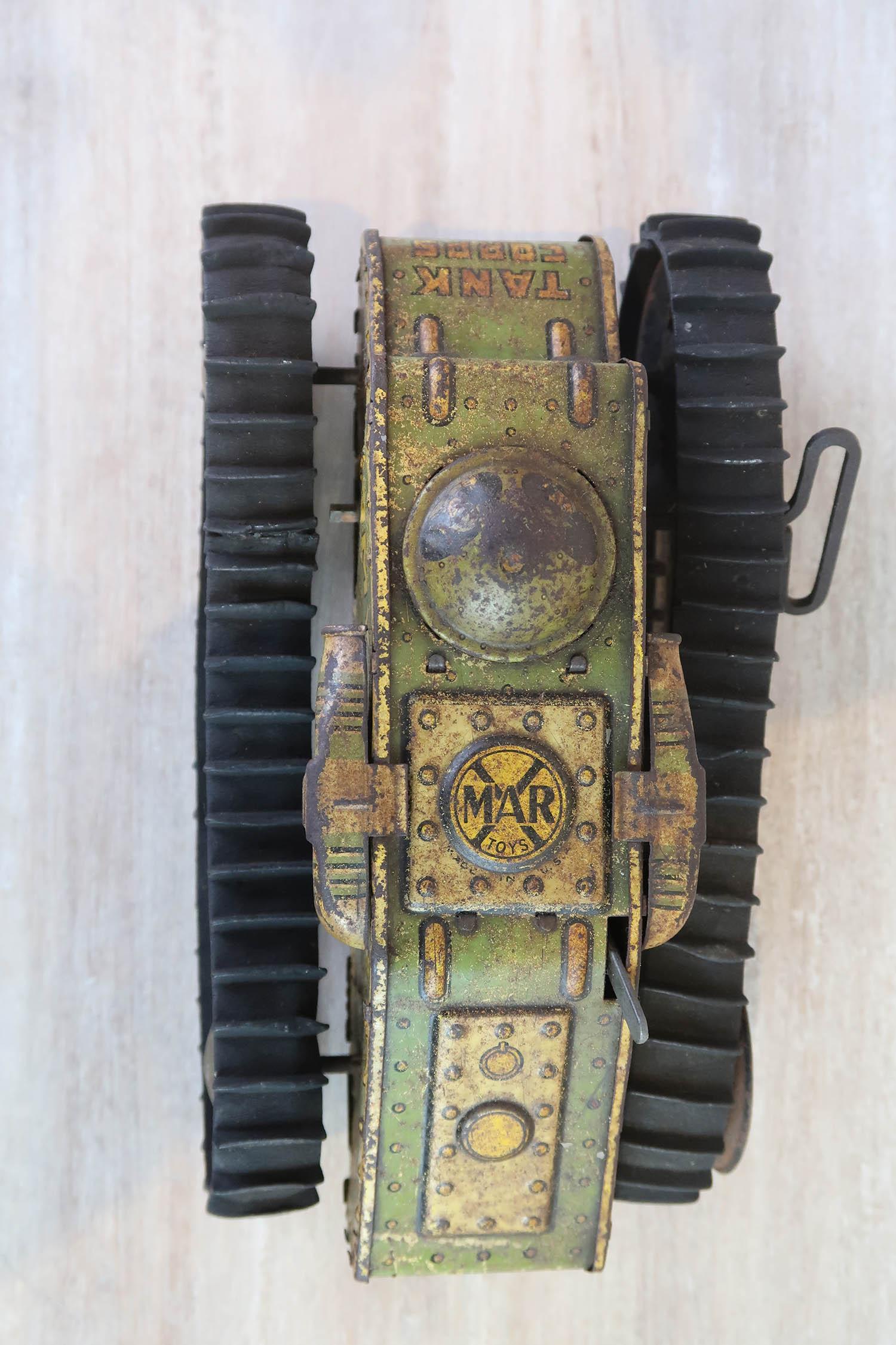 Vintage Tin Plate Wind Up Toy Tank. American, 1930's For Sale 2