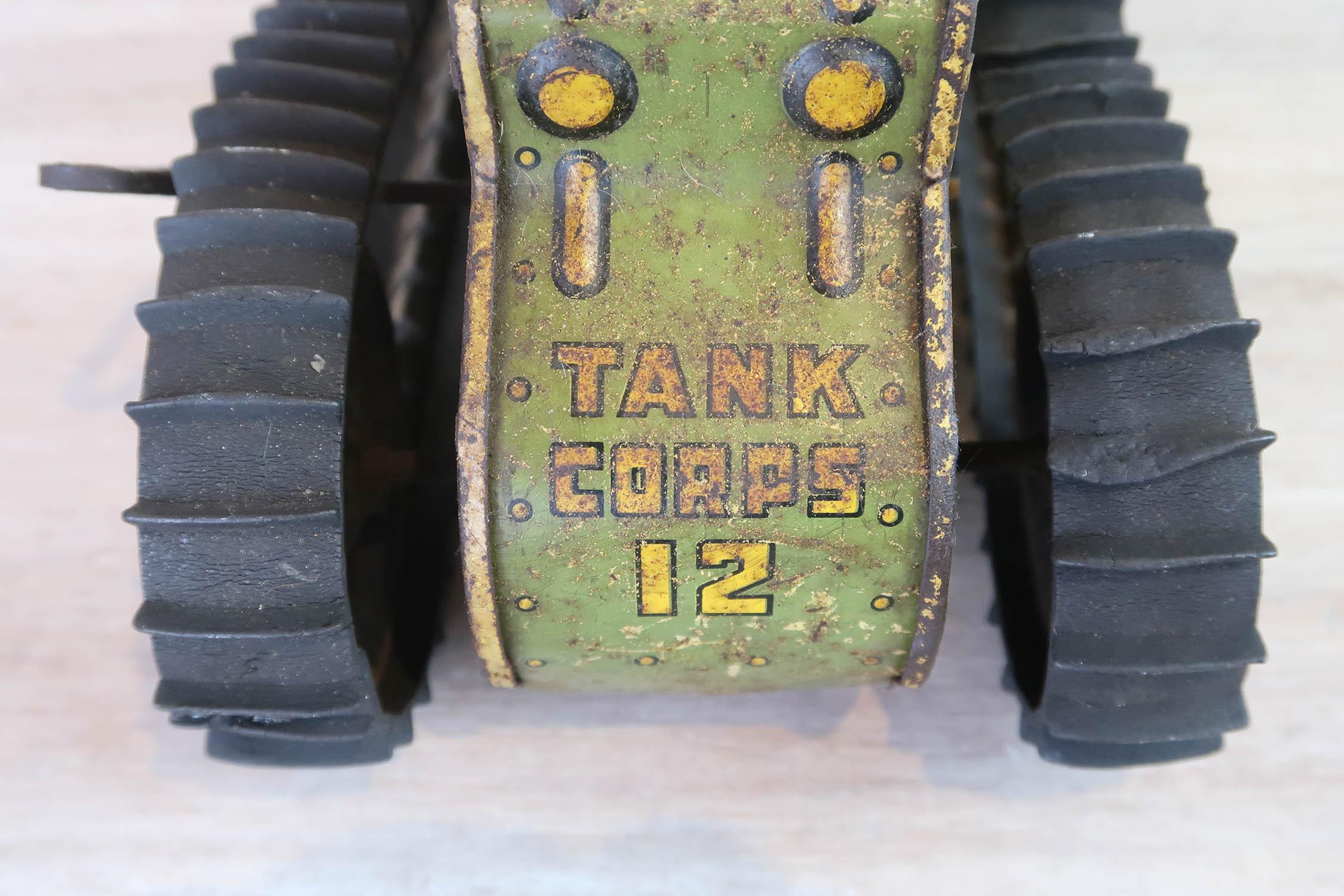 Vintage Tin Plate Wind Up Toy Tank. American, 1930's For Sale 3