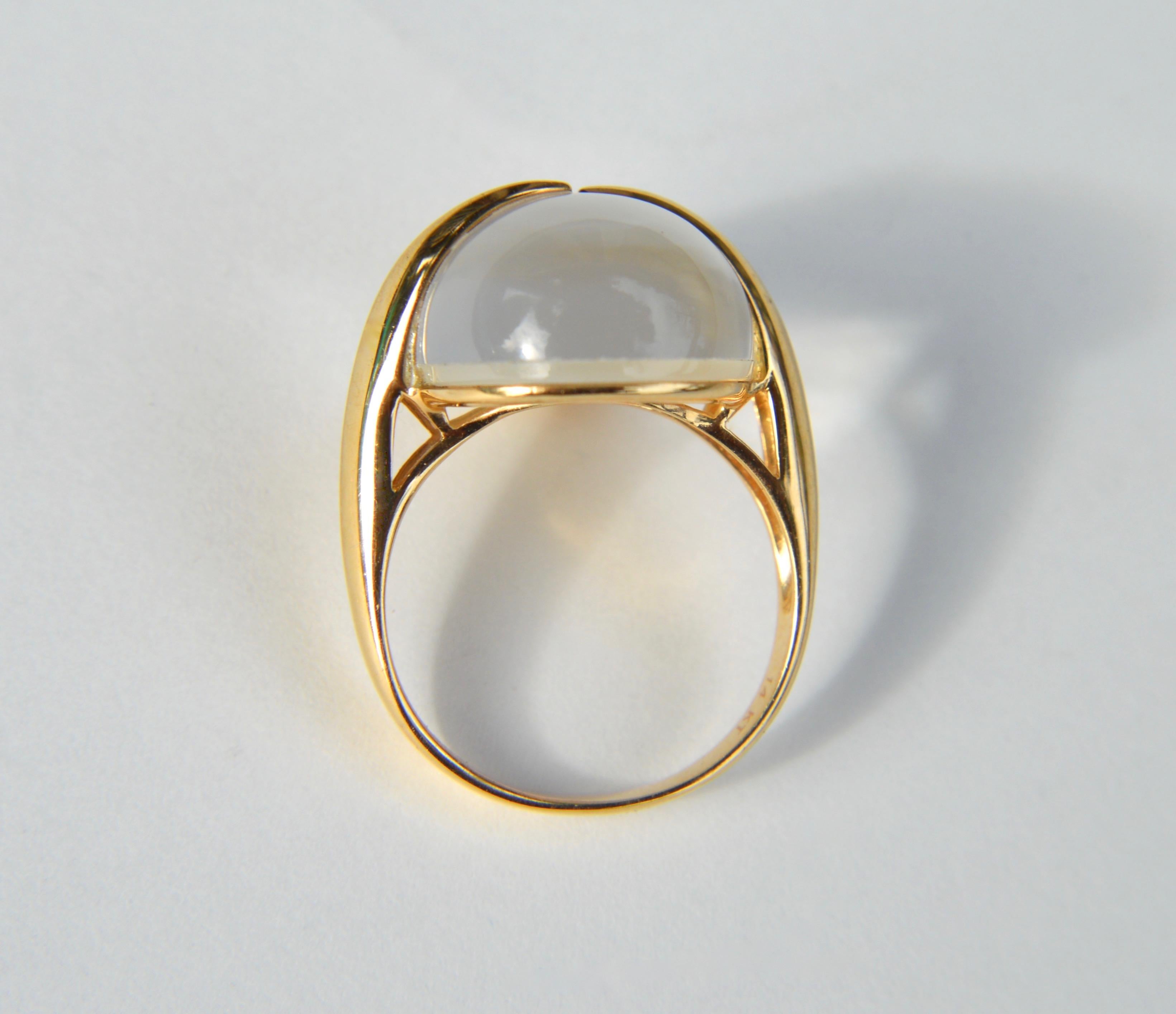 Contemporary Vintage Tito Pedrini Quartz Mother of Pearl Doublet 14 Karat Gold Cocktail Ring