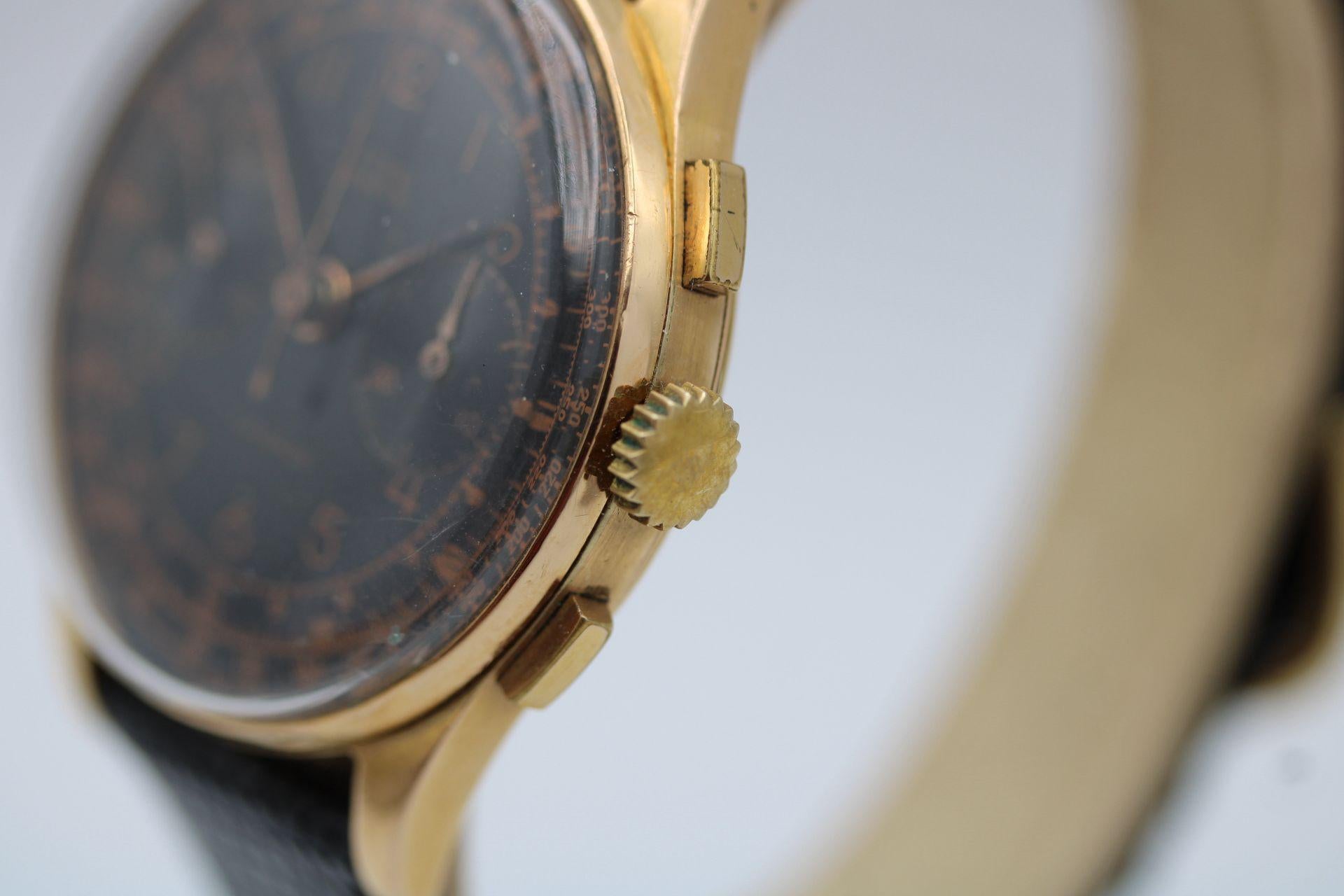 Vintage Titus 18k Gold Chronograph – 1950s Classic Watch For Sale 4