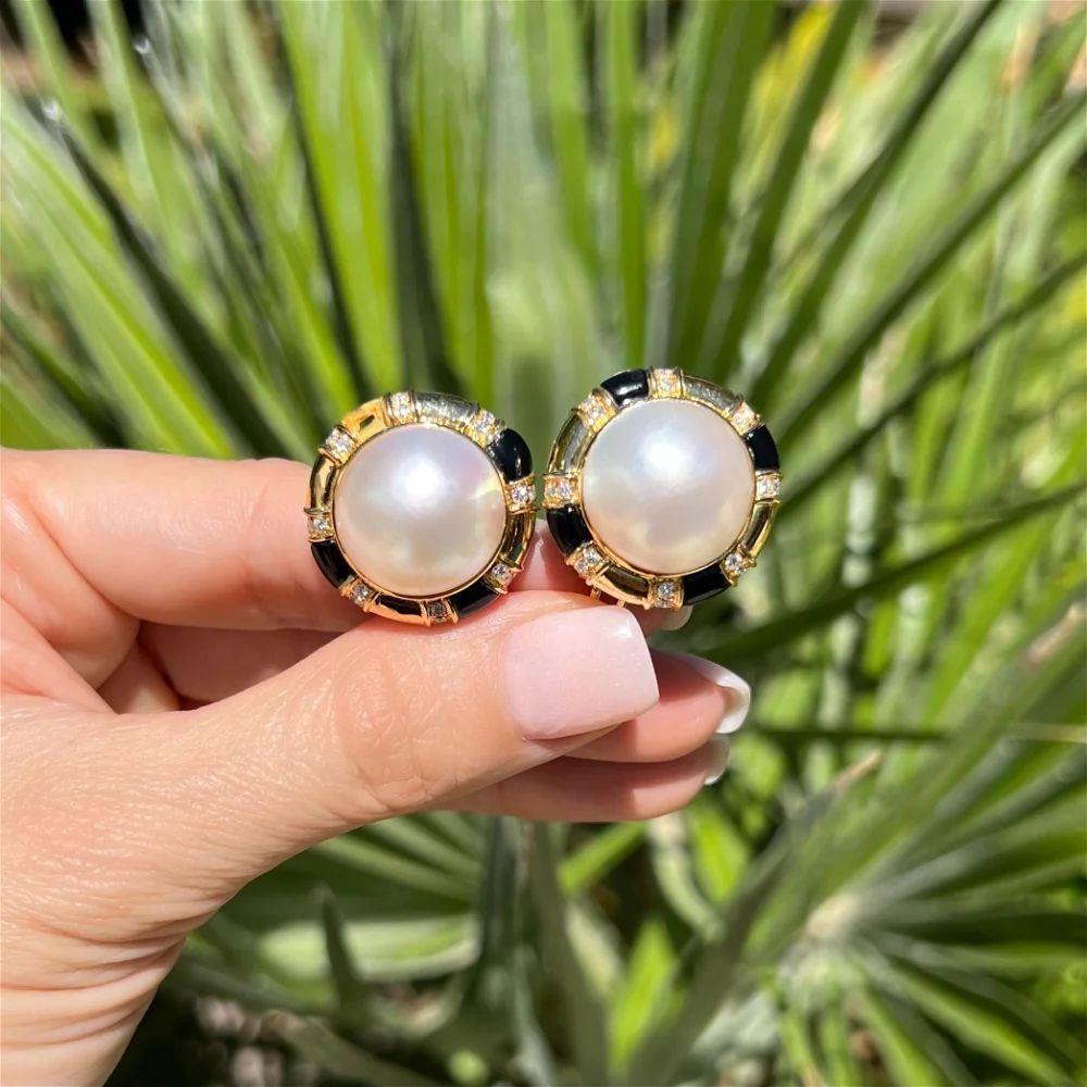 Modernist Vintage TIVOL Designer Mabe Pearl Alternating Onyx and Diamond Gold Earrings For Sale