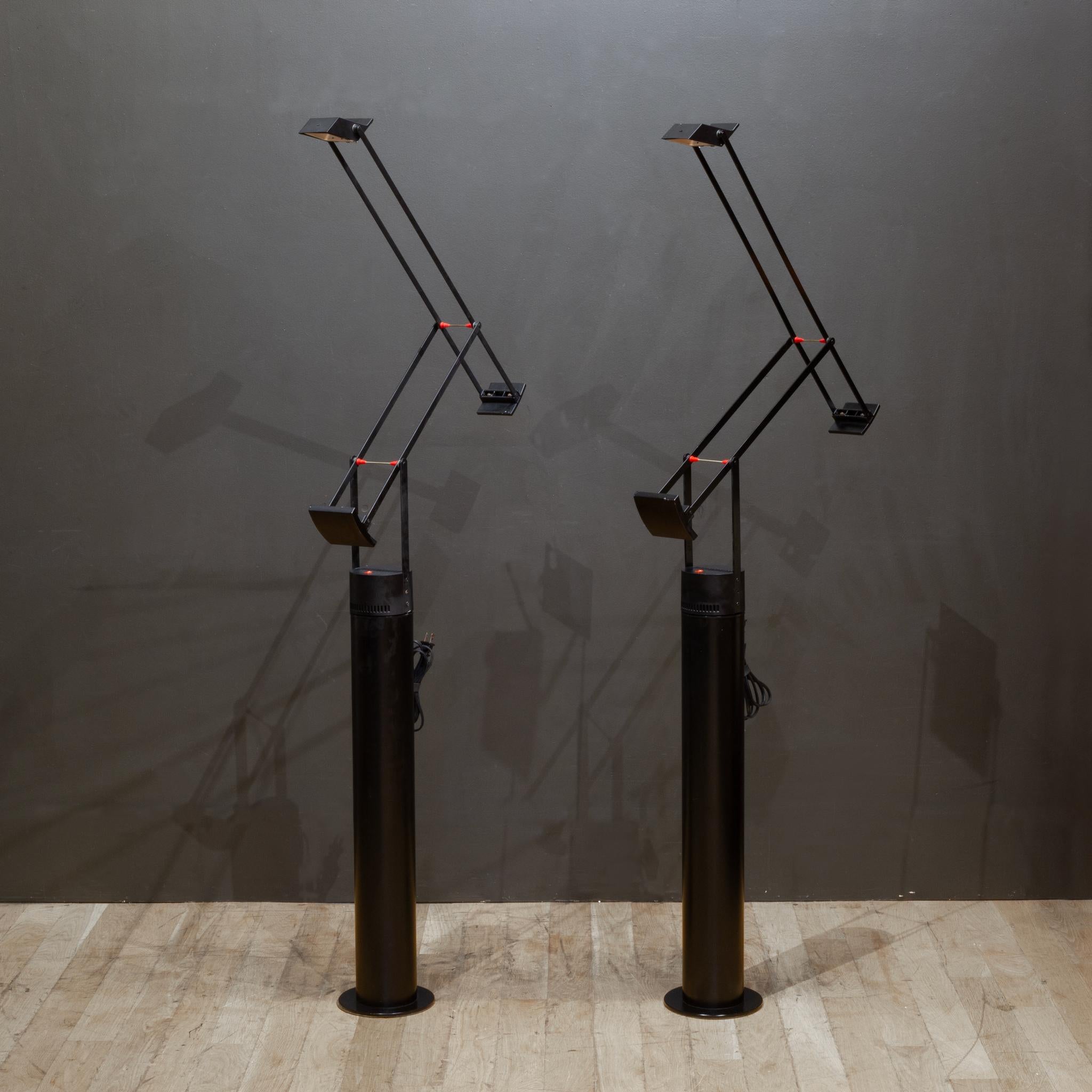 Moderno Lampade da terra classiche Tizio d'epoca di Richard Sapper per Artemide c.1972-1989 in vendita